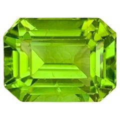 3,65 Karat Natürlicher loser Apfelgrüner Peridot Smaragdschliff Pakistanischer Edelstein