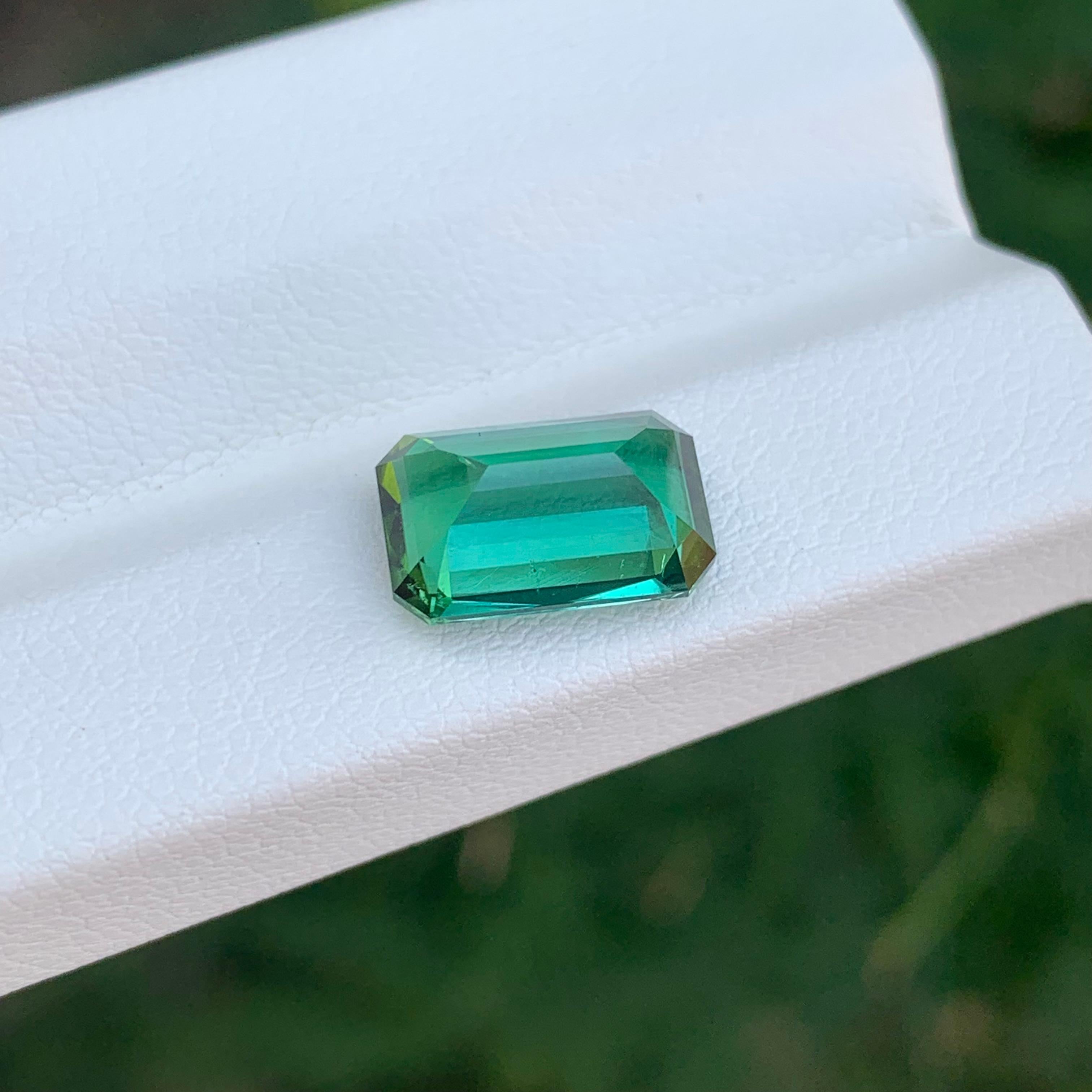 3.65 carati di tormalina blu verde naturale sfusa a forma di smeraldo In condizioni Nuovo in vendita a Peshawar, PK