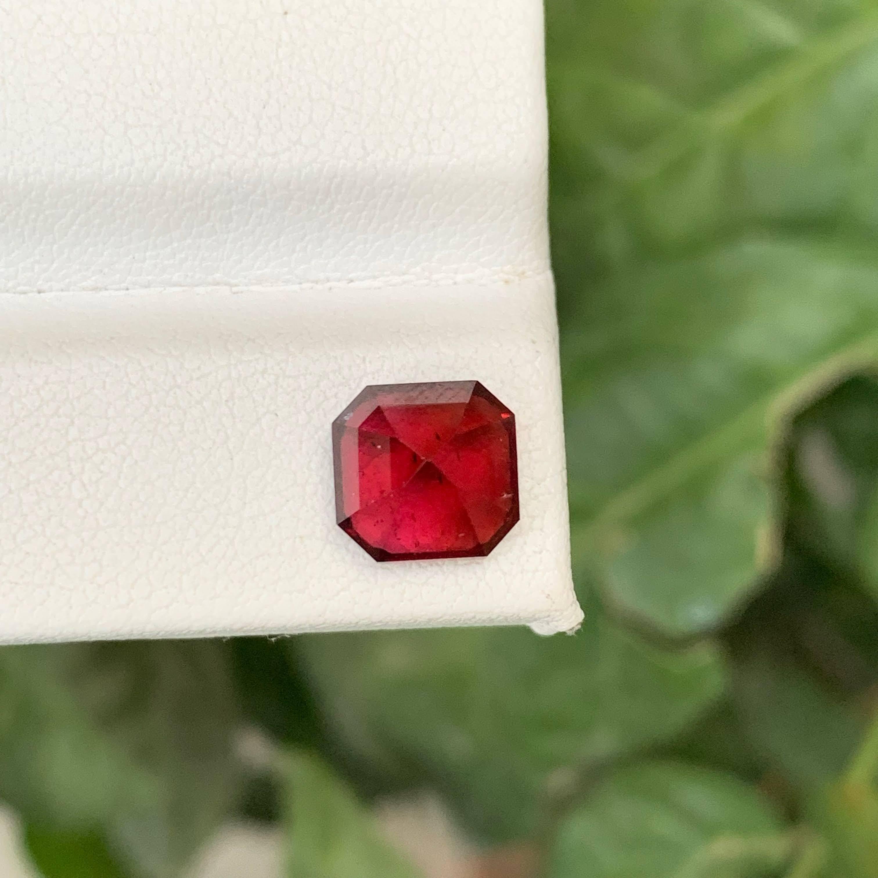 3,65 Karat Natürlicher loser hellroter Granat Stein Asscher Schliff Afrikanischer Edelstein im Angebot 3