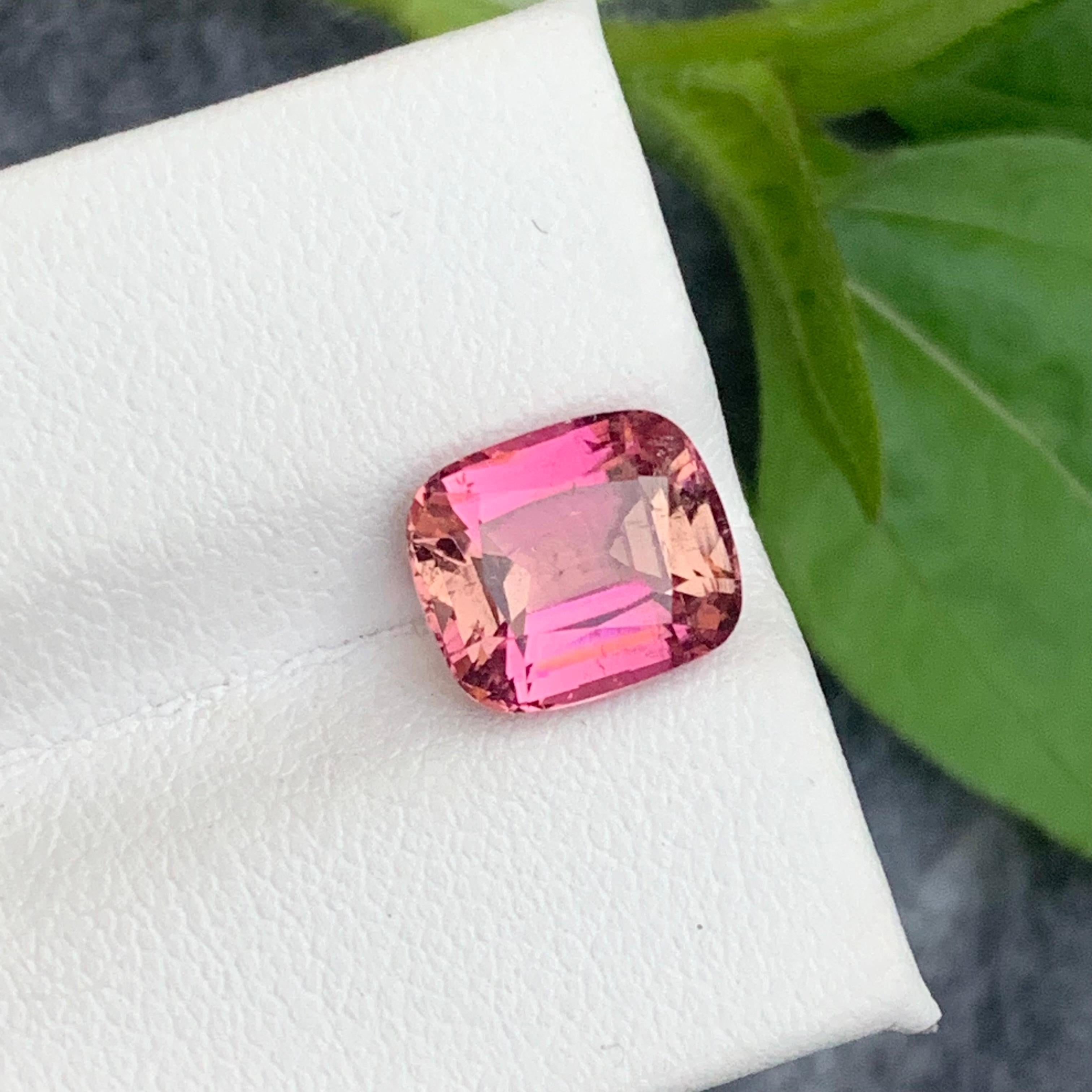 3.65 Carat Natural Loose Pink Tourmaline Long Cushion Shape For Jewelry Making In New Condition For Sale In Peshawar, PK
