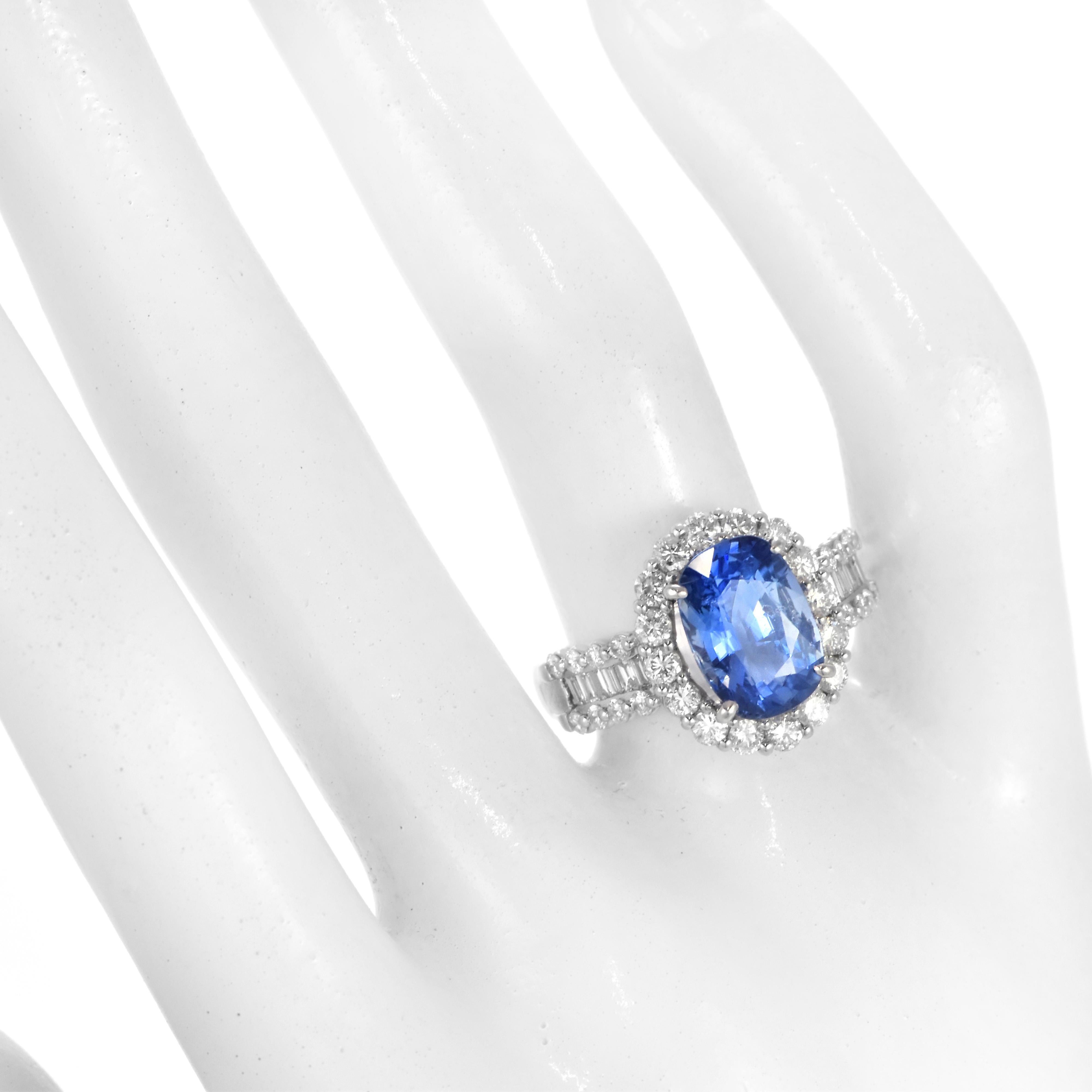 3.65 Carat Natural Sapphire and Diamond Ring Made in Platinum For Sale 7