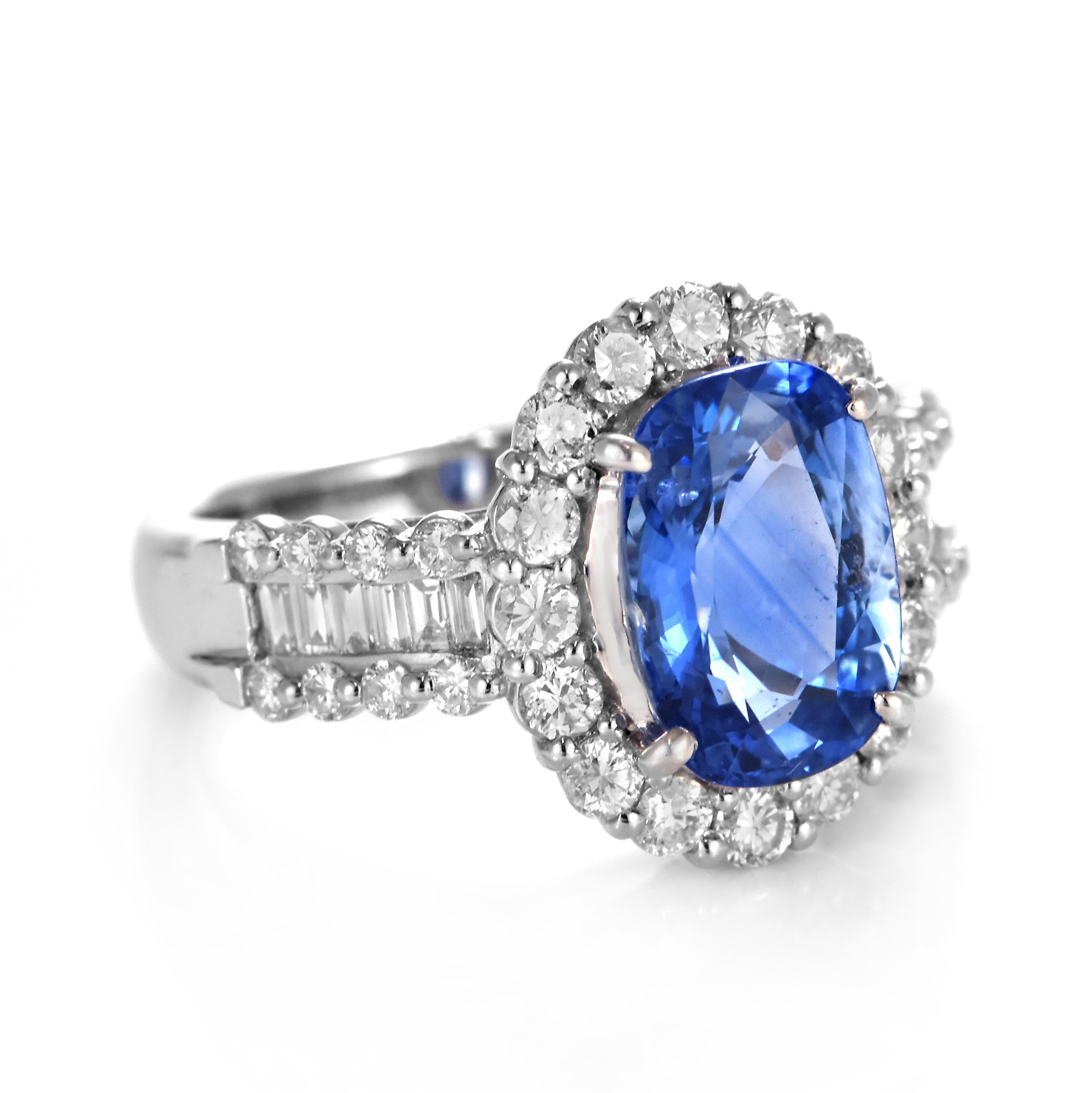 Women's 3.65 Carat Natural Sapphire and Diamond Ring Made in Platinum For Sale