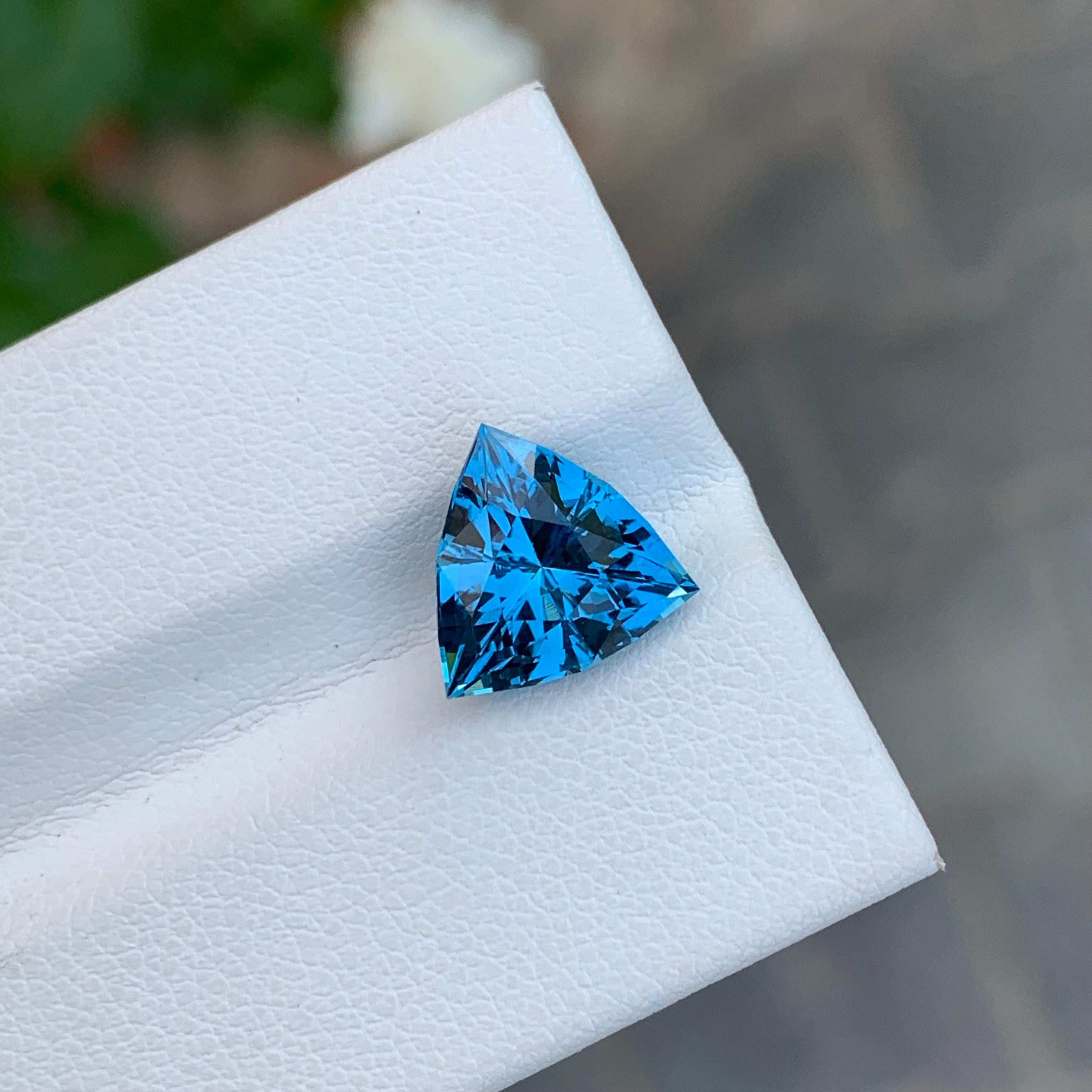 3.65 Carat Pretty Loose London Blue Topaz Trillion Cut Shape Gemstone 5