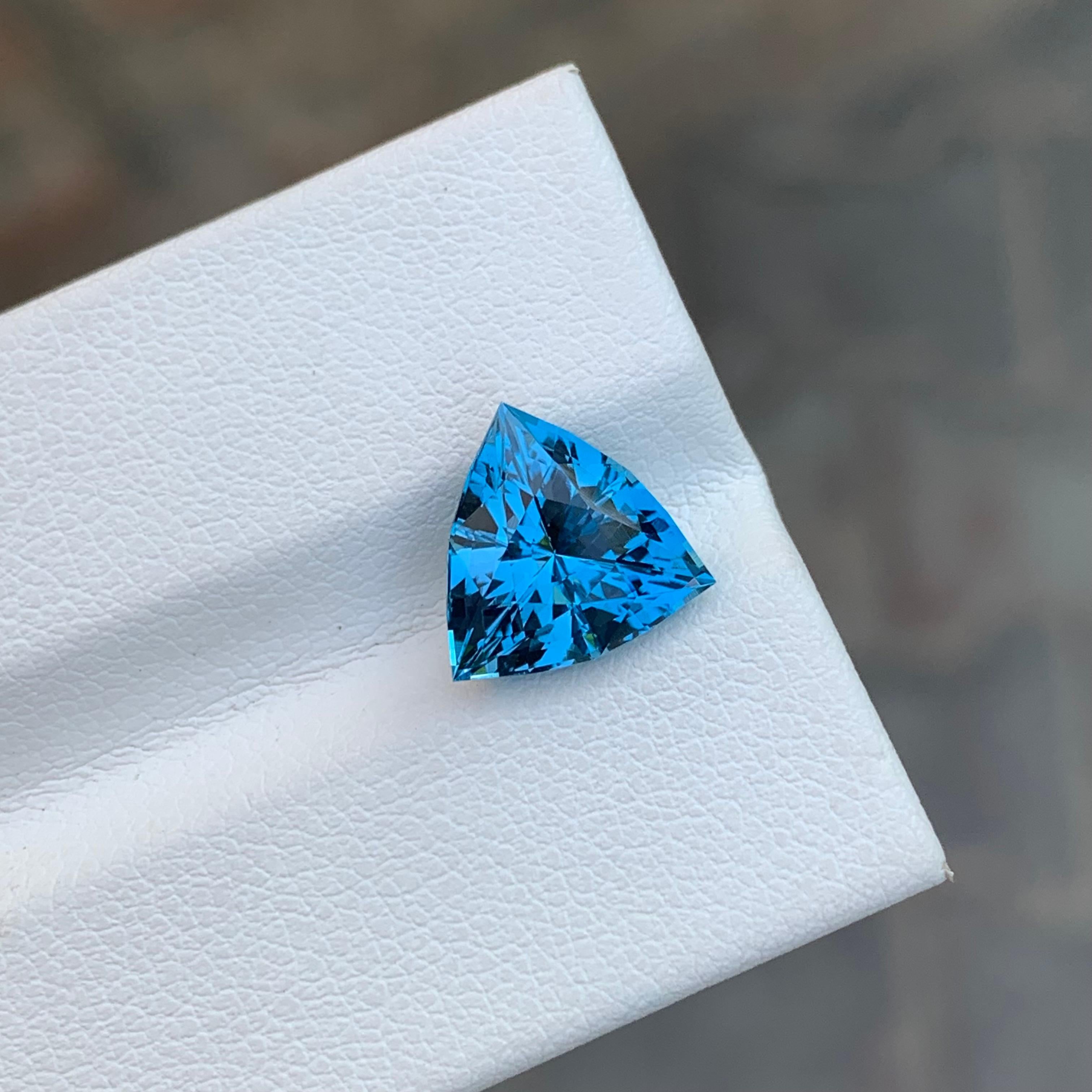 3.65 Carat Pretty Loose London Blue Topaz Trillion Cut Shape Gemstone 6
