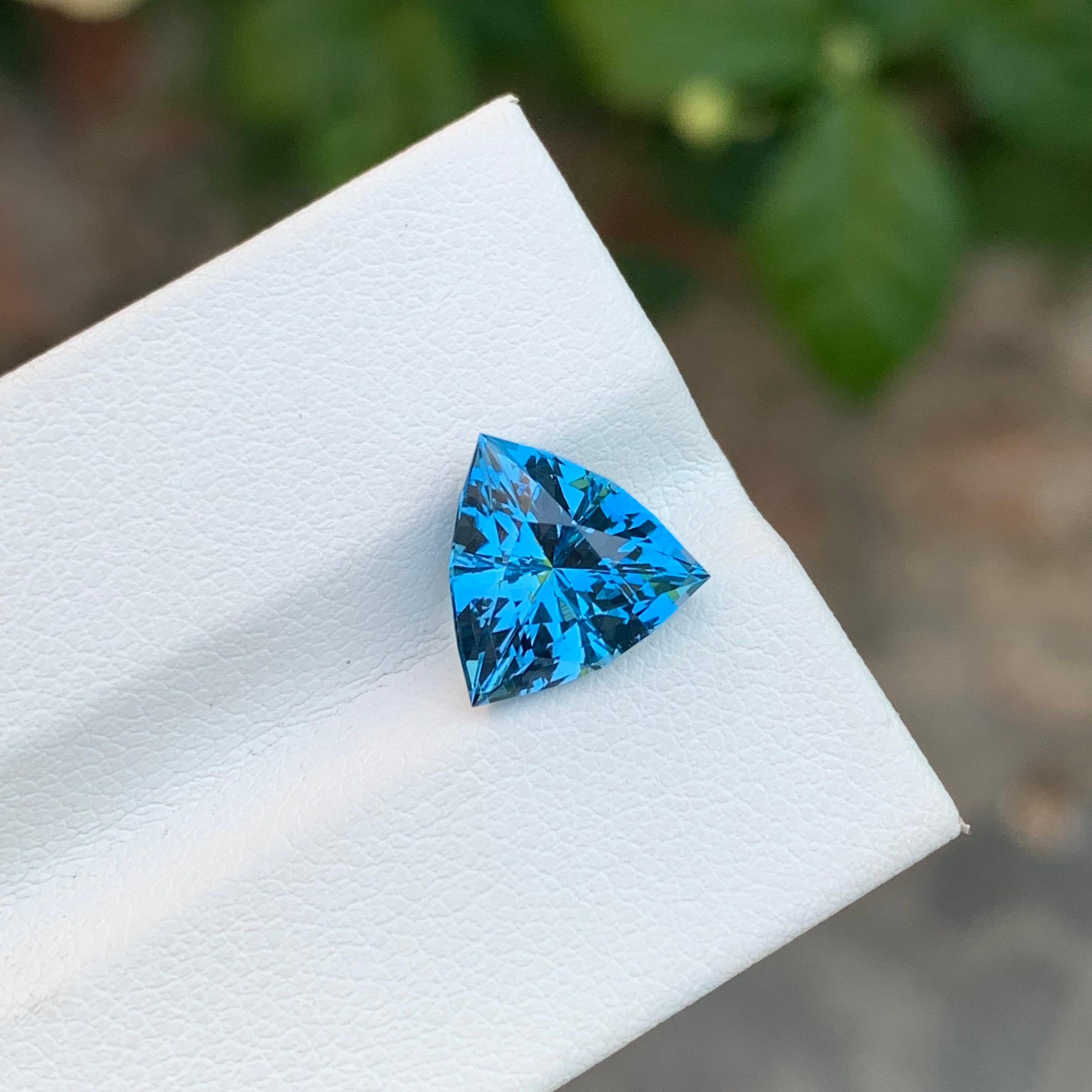 Arts and Crafts 3.65 Carat Pretty Loose London Blue Topaz Trillion Cut Shape Gemstone