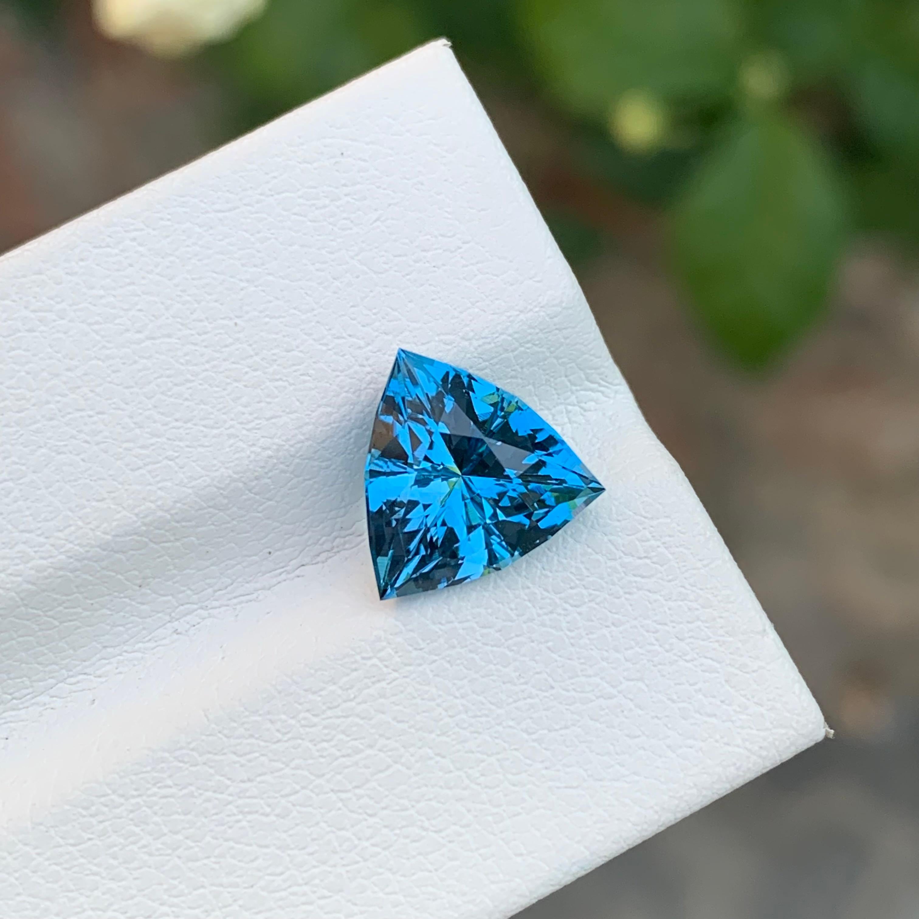 3.65 Carat Pretty Loose London Blue Topaz Trillion Cut Shape Gemstone 2