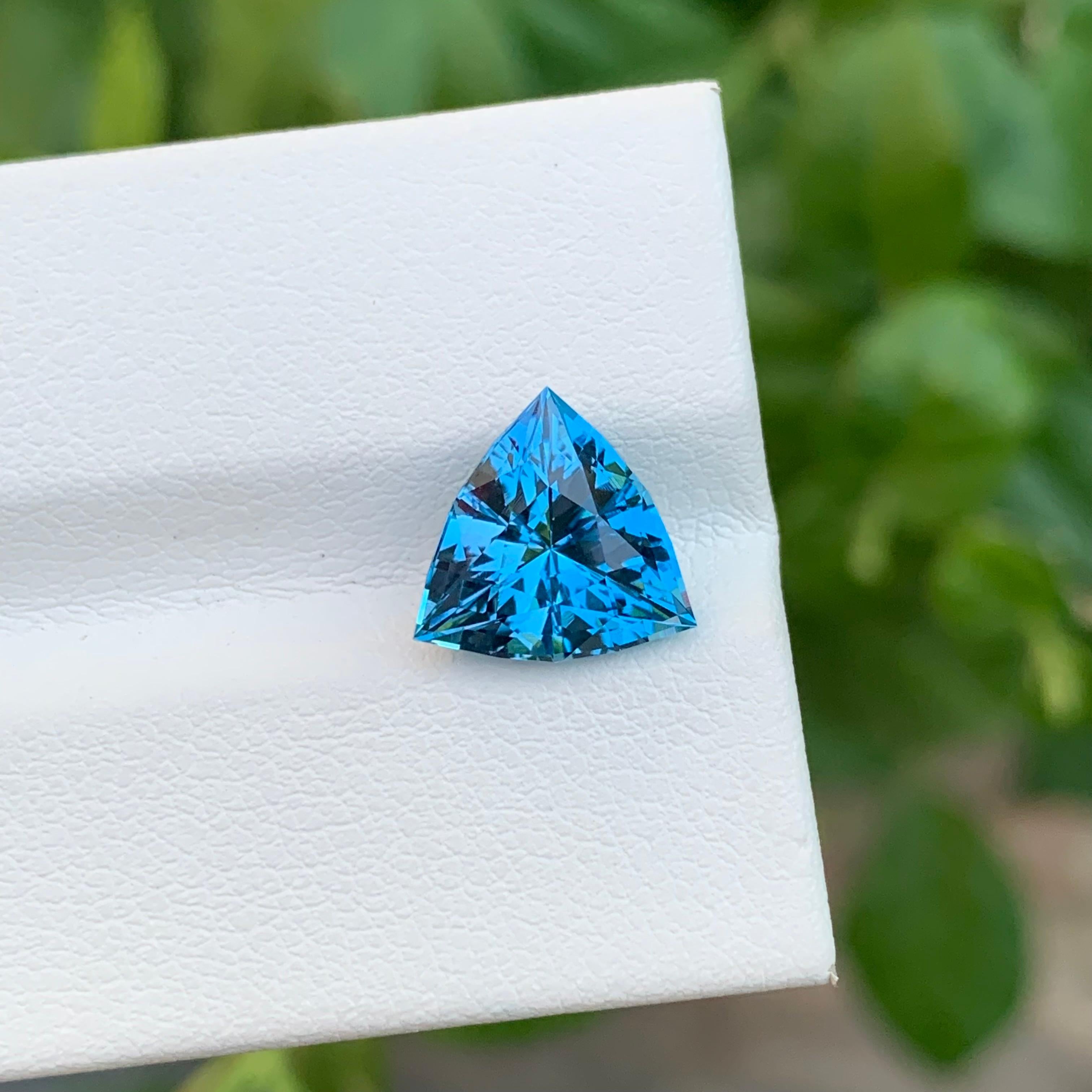3.65 Carat Pretty Loose London Blue Topaz Trillion Cut Shape Gemstone 3