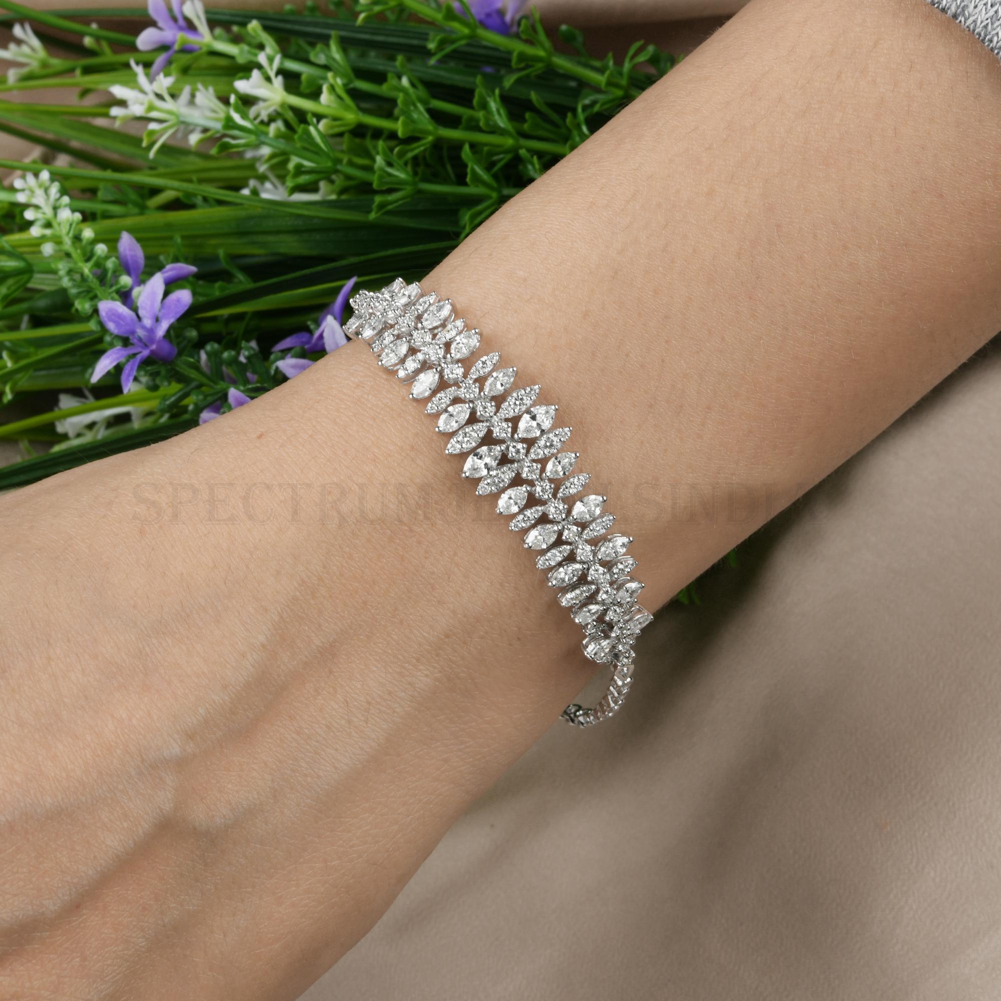 Modern 3.65 Carat SI Clarity HI Color Marquise Diamond Bracelet 18 Karat White Gold For Sale