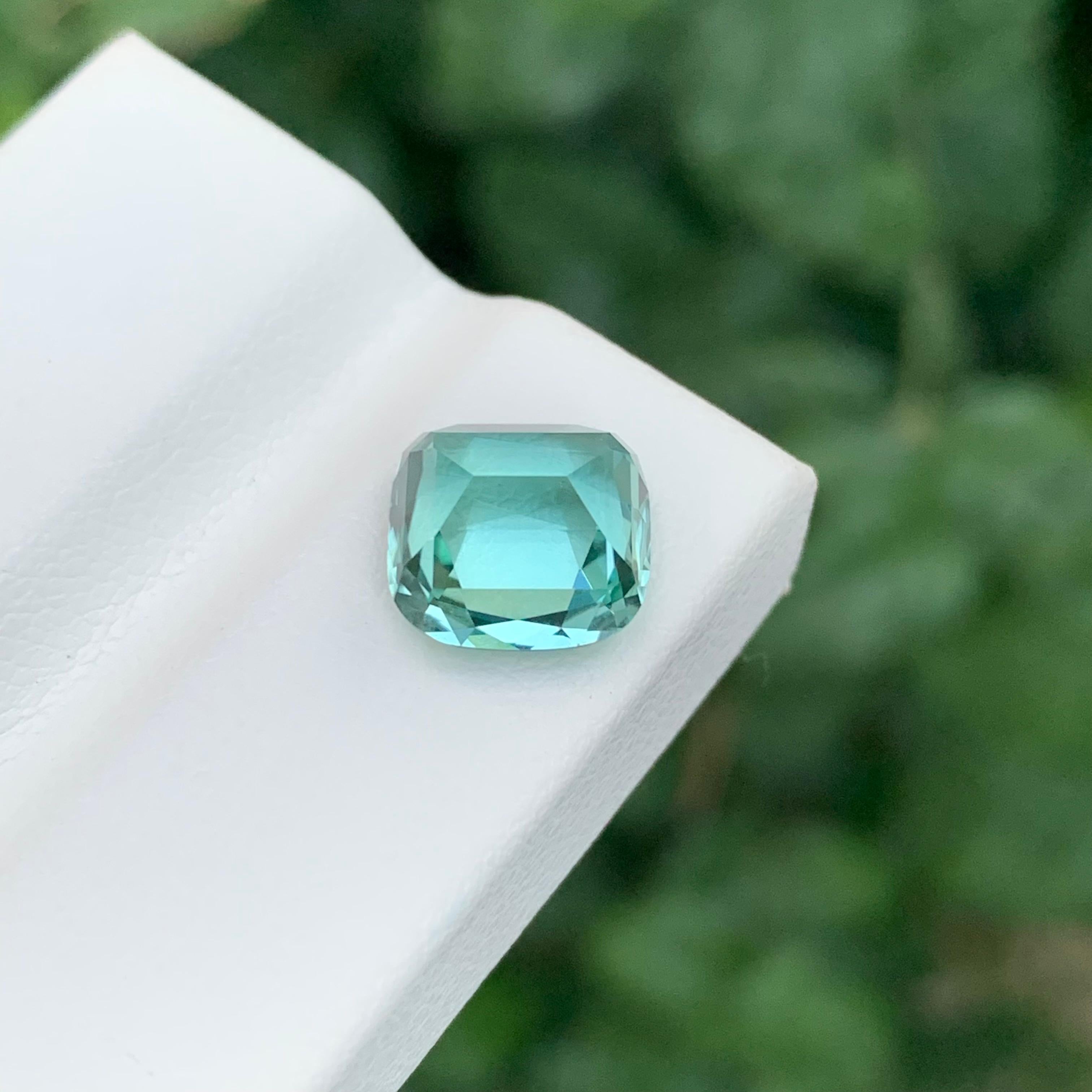 Women's or Men's AAA Quality 3.65 Carats Loose Seafoam Tourmaline For Sale