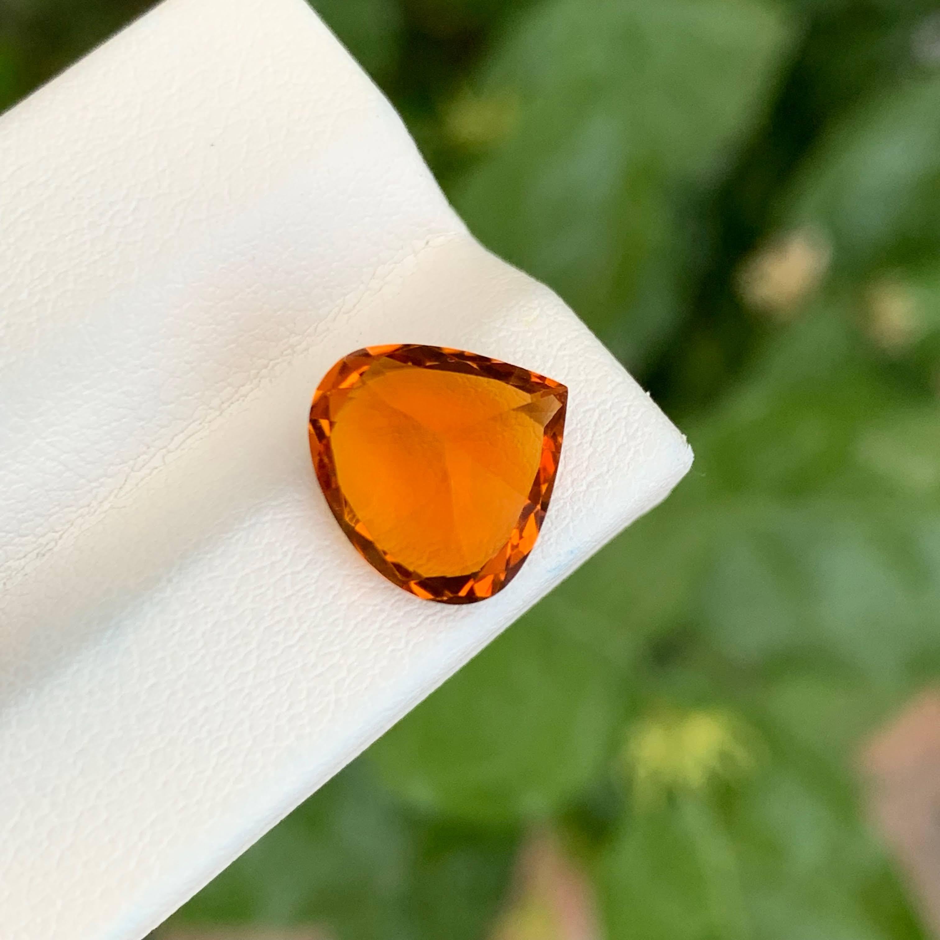 Gewicht 3,65 Karat 
Abmessungen 11,3x10,8x6,8mm
Behandlung Keine
Herkunft Brasilien
Klarheitslupe Sauber
Form Birne
Maßgeschneiderte Präzision schneiden
NA


Dieser 3.65 Karat schwere Feuer-Citrin wurde mit äußerster Präzision gefertigt und