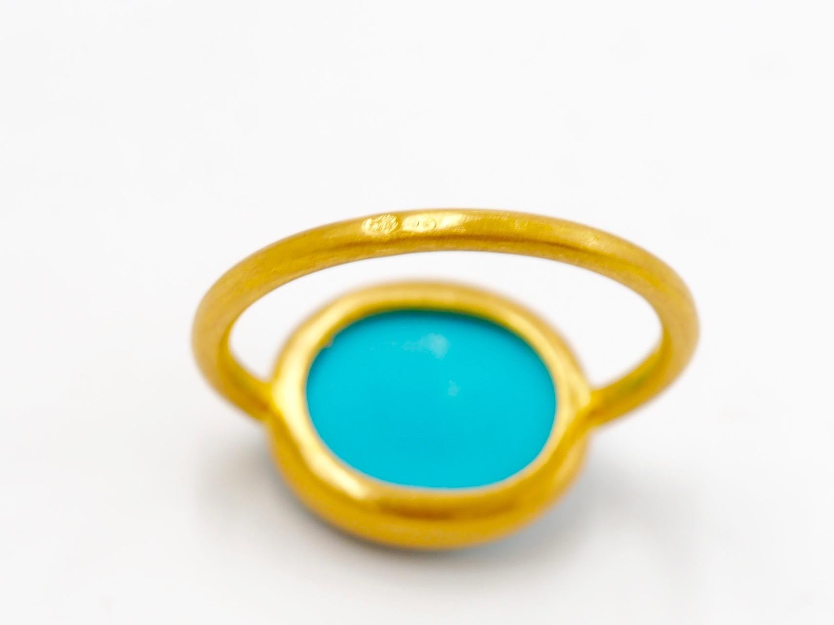 3.65 Carats Turquoise Cabochon 22 Karat Gold Ring 1