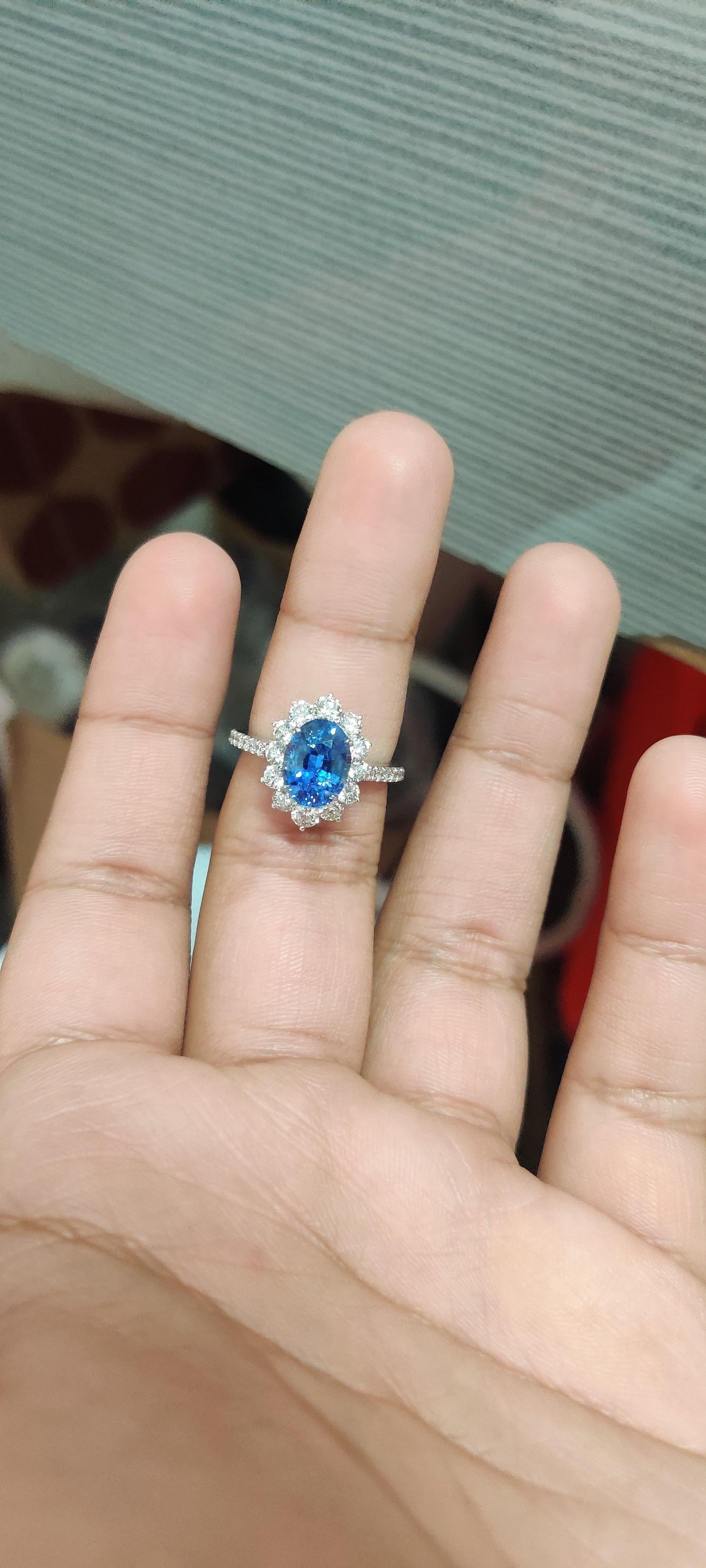 3.66 Carat Ceylon Blue Sapphire Diamond Ring For Sale 1