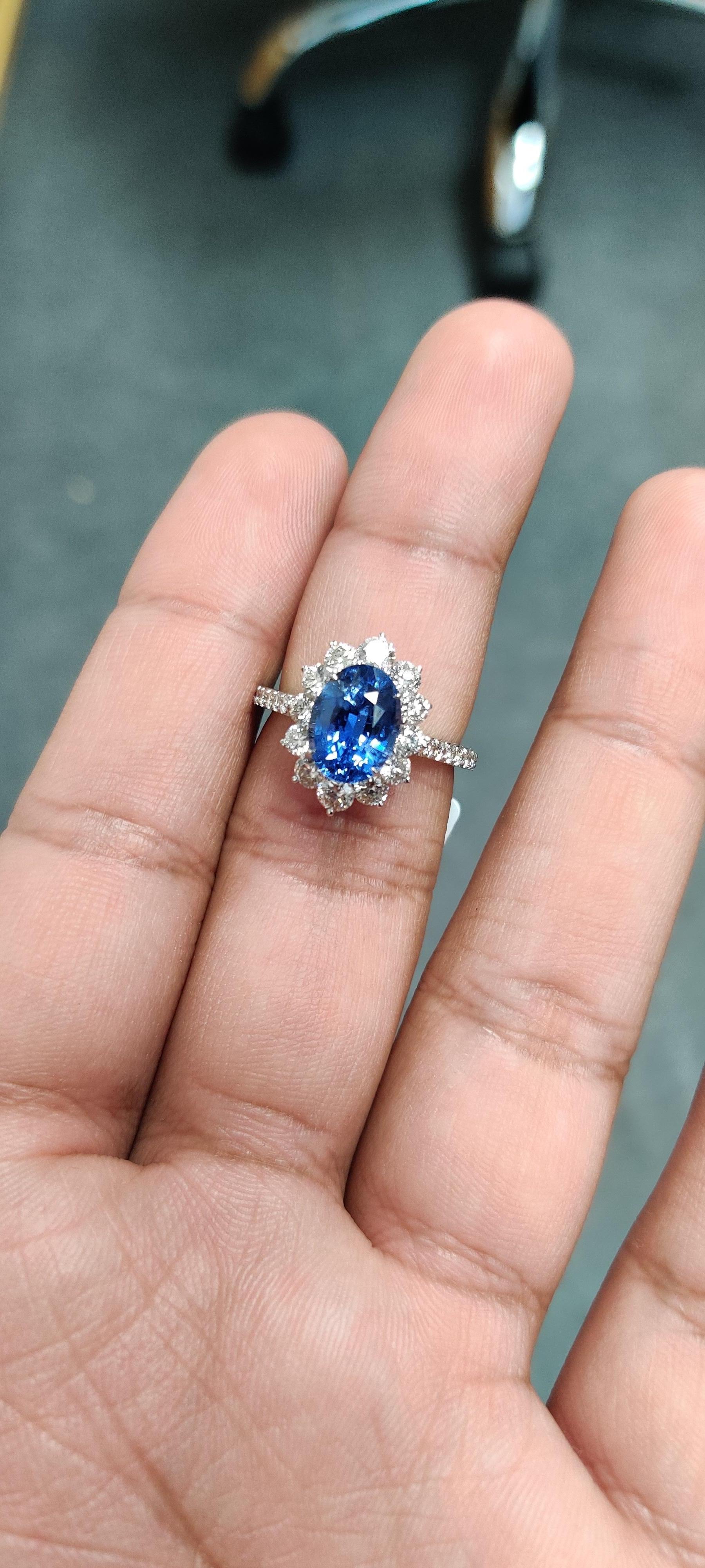 3.66 Carat Ceylon Blue Sapphire Diamond Ring For Sale 2