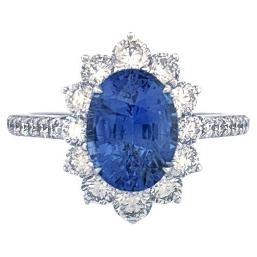 Bague saphir bleu de Ceylan de 3,66 carats et diamants