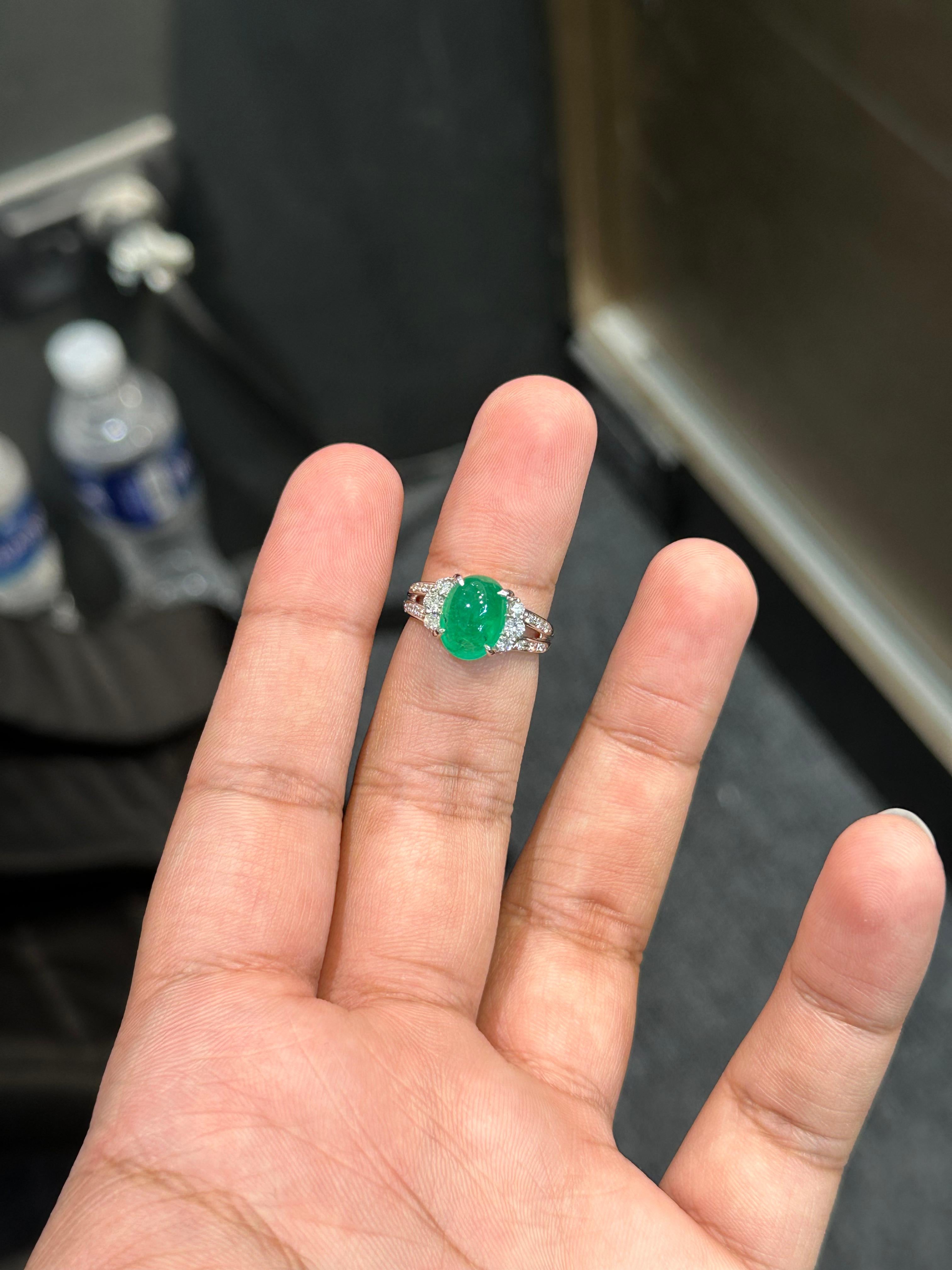 Victorian 3.66 Carat Emerald cabochon & Diamond Ring in Platinum 900 For Sale