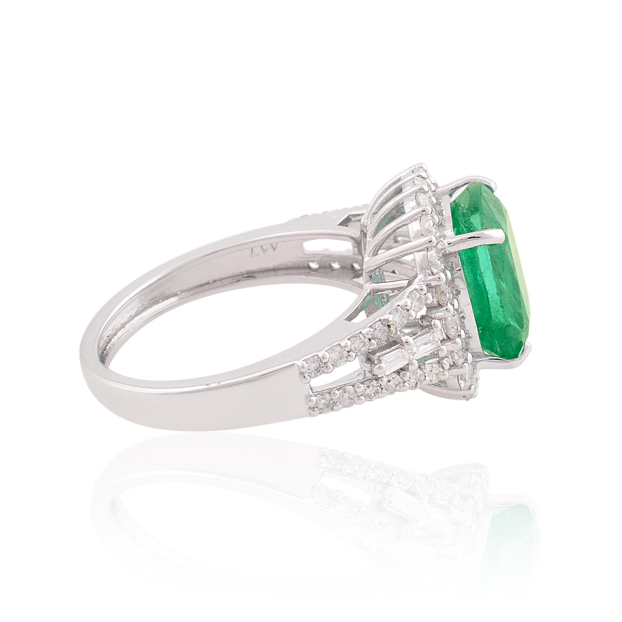 Ottagono 3.66 Carat Emerald Cocktail Ring 0.80 Carat SI/H Diamond 10 Karat White Gold in vendita