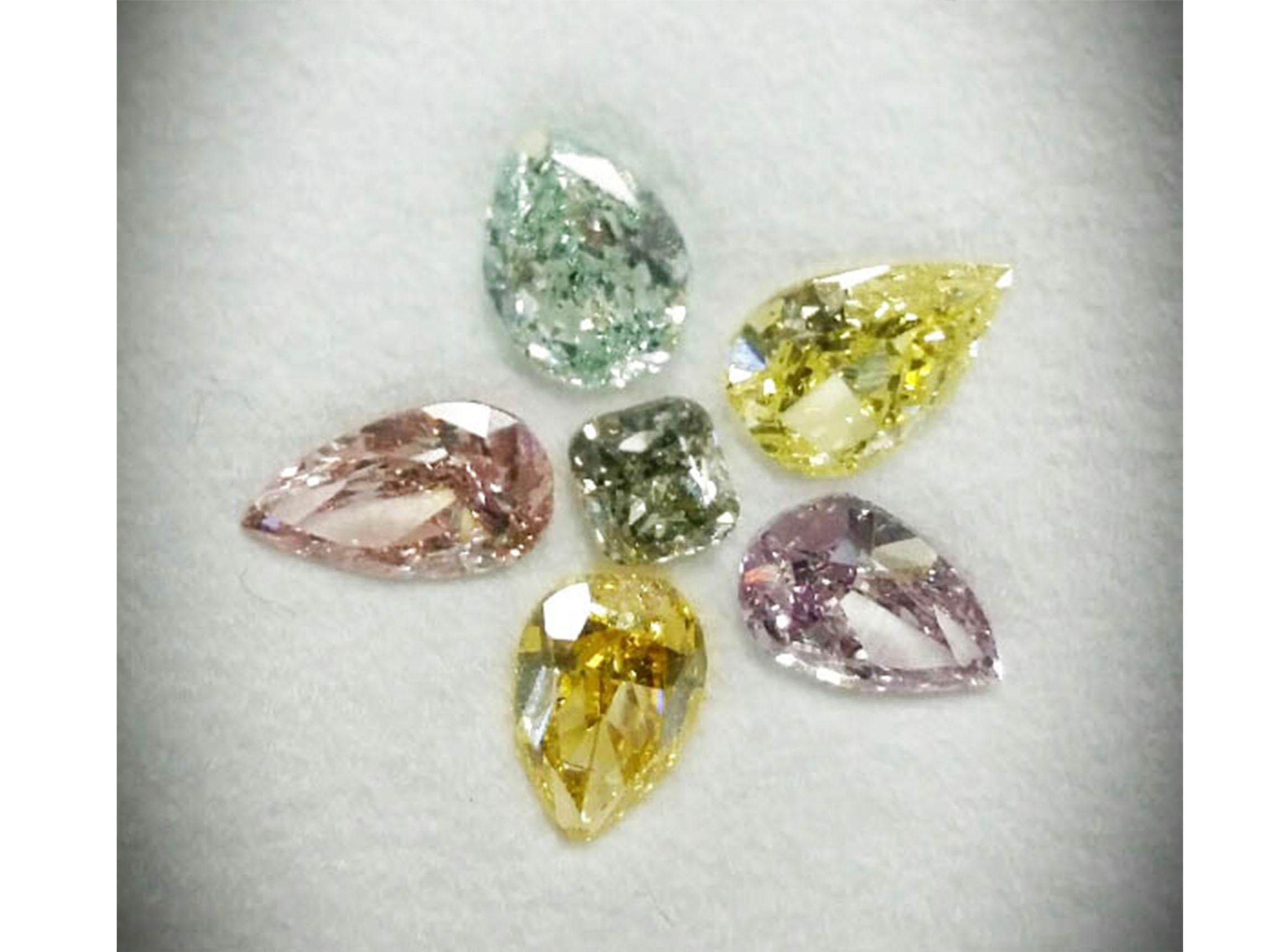 3,66 Karat mehrfarbiger geblümter Diamantring, GIA-zertifiziert in 18 Karat Weißgold gefasst. (Tropfenschliff) im Angebot