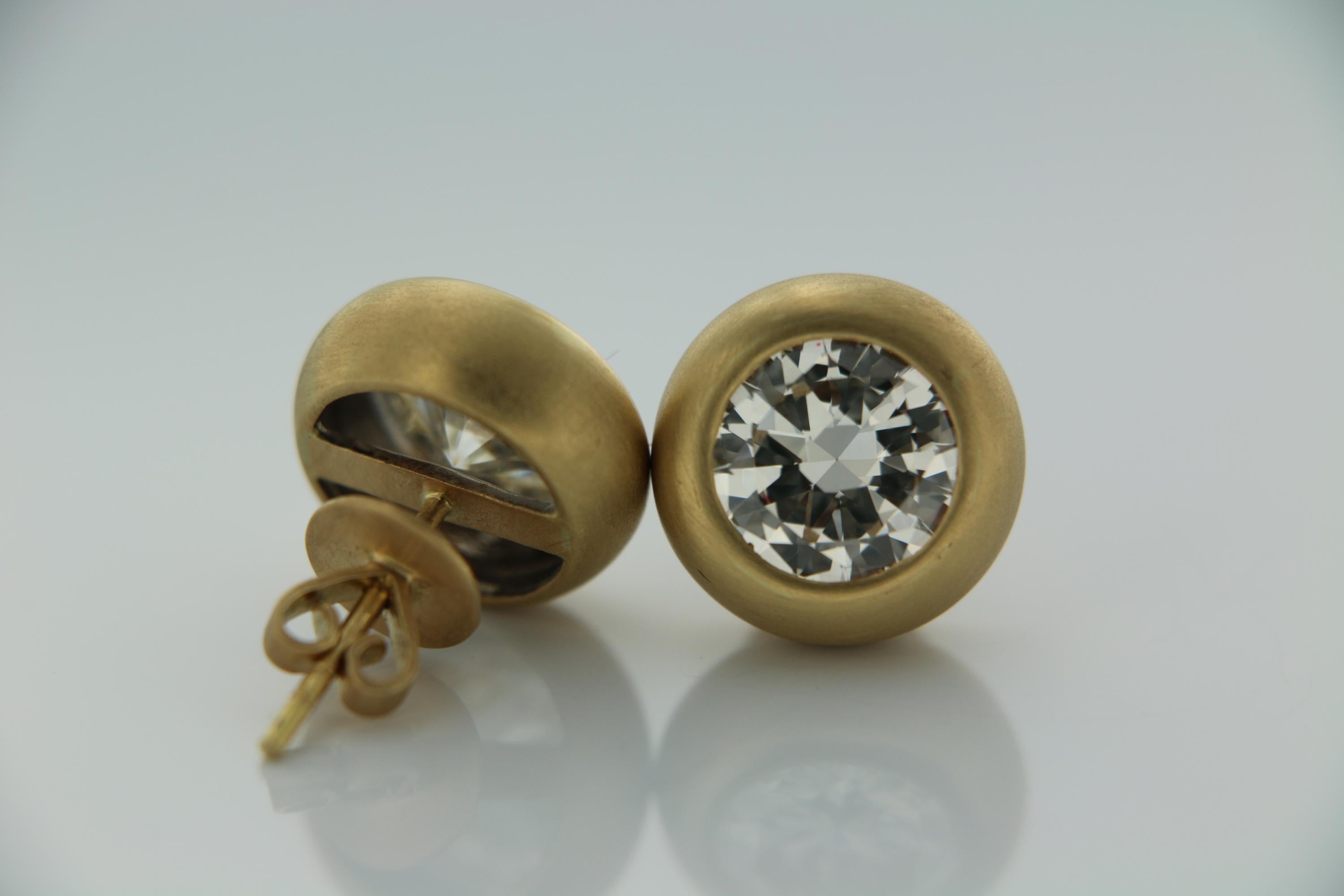 Round Cut 3.66 Carat Natural Diamond Solitaire Studs Earrings in 18 Karat Yellow Gold