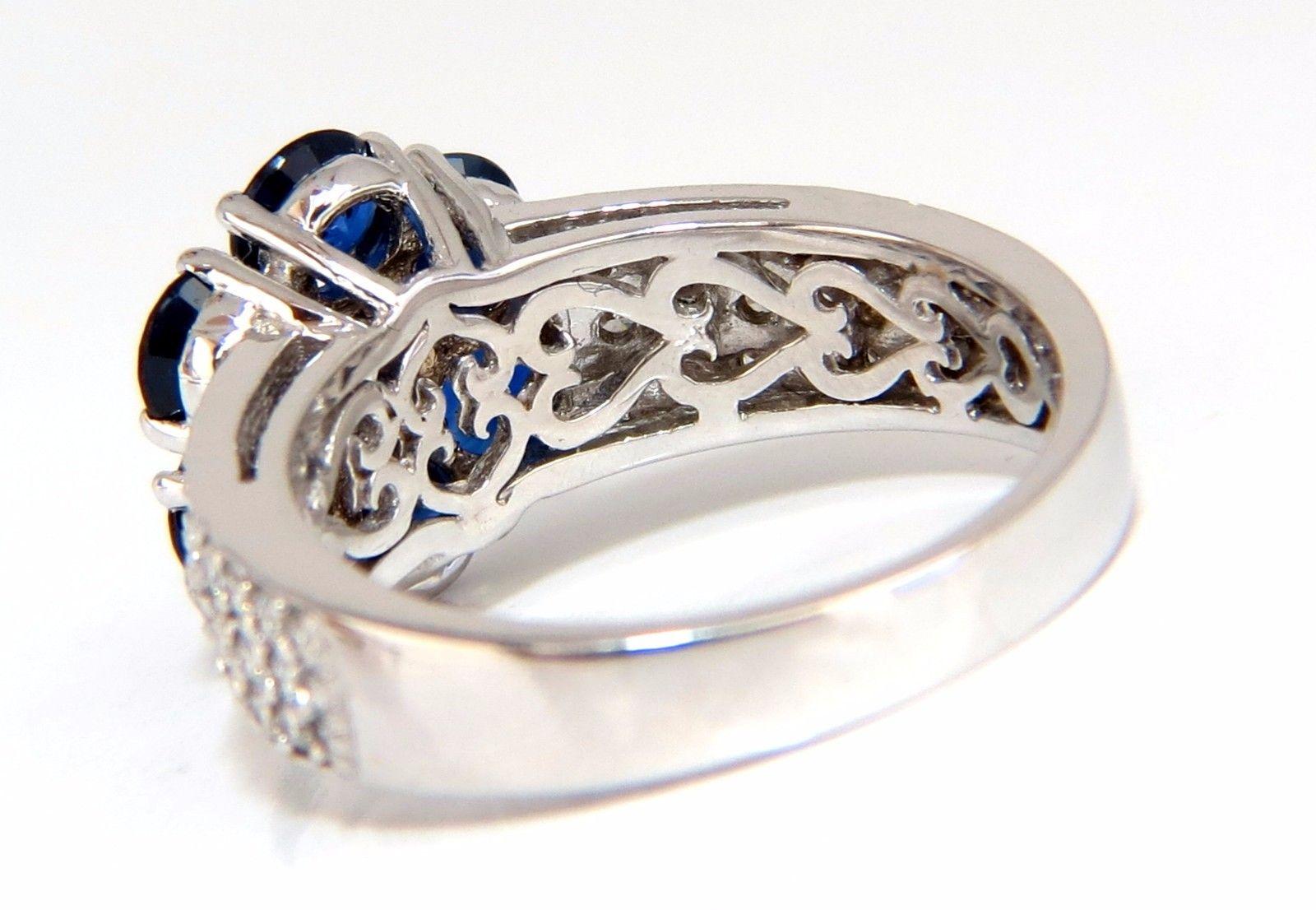 Round Cut 3.66 Carat Natural Sapphires Diamond Cluster Ring 14 Karat Royal Blue Floretta For Sale