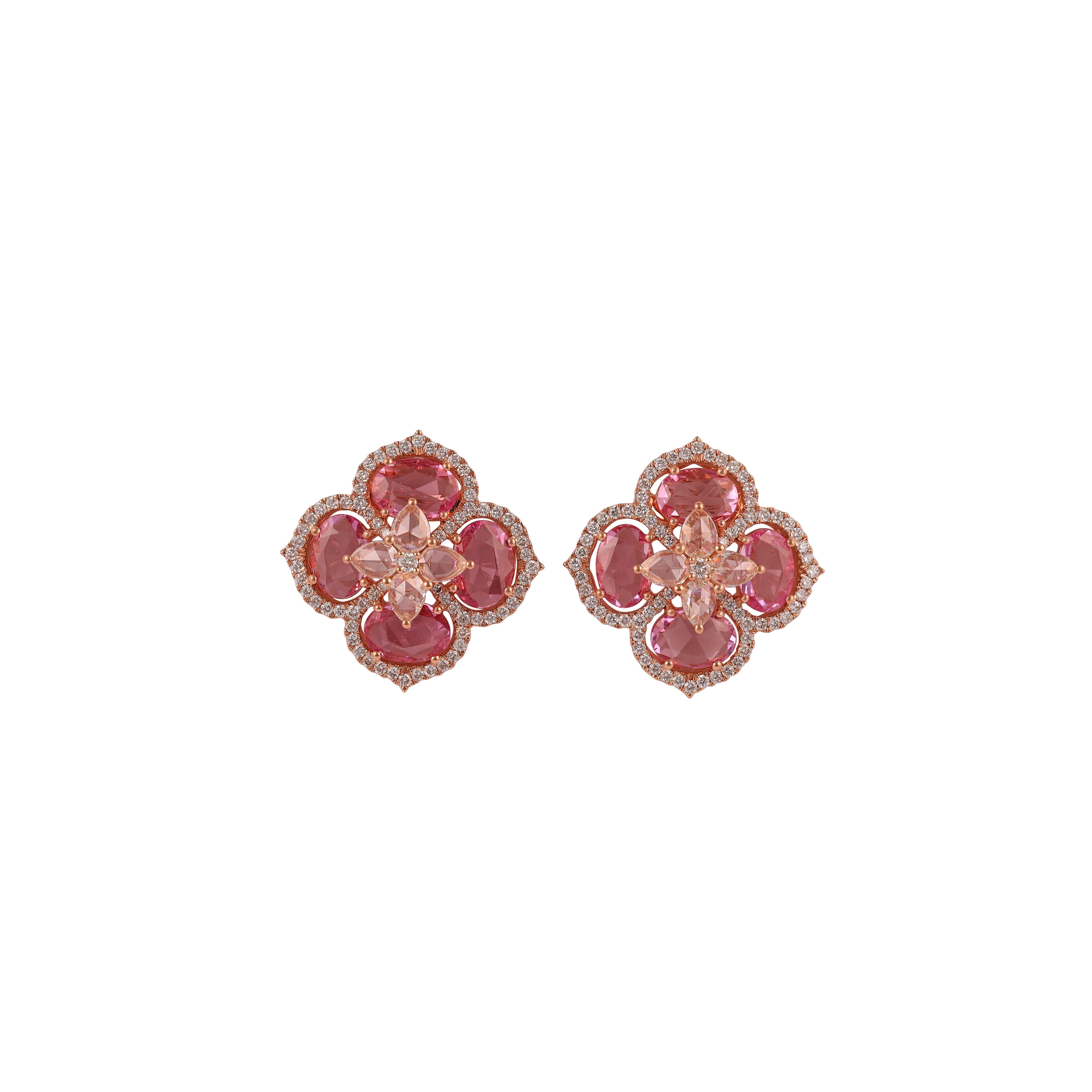 Made of (7.51 Gram) 18k Solid Rose gold, This beautiful set features  3.36ct oval pink sapphires. The sapphires are accentuated by sparkling round cut & Rose cut diamonds that weighs  0.68ct & 0.66ct.

