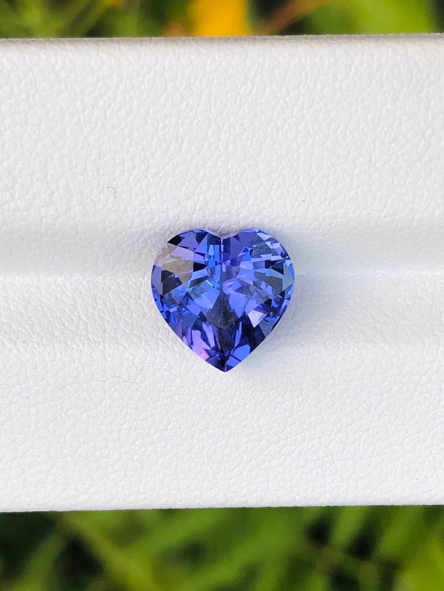 3.66 Cts Natural Tanzanite Gemstone Heart cut Blue color eye clean clarity. Neuf - En vente à bangkok, TH