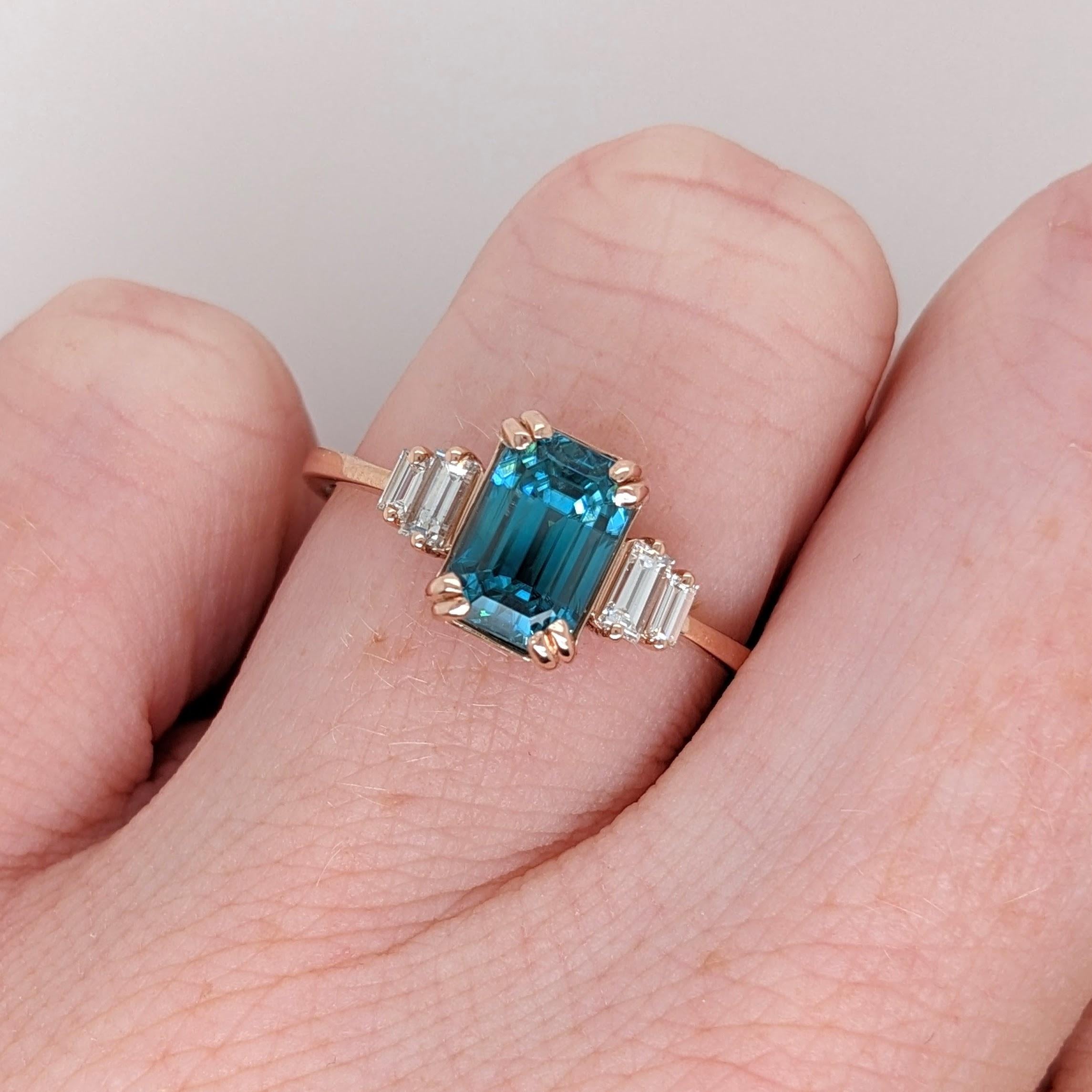 3,66 Karat Zirkon-Ring mit Diamant-Akzenten aus 14K Roségold im Smaragdschliff 8,5x6 mm im Angebot 2