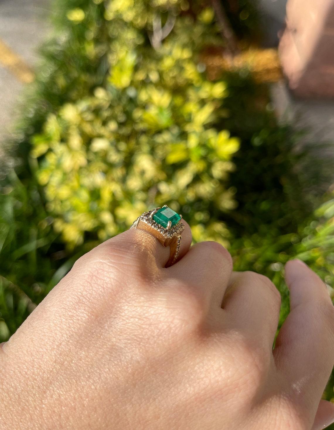 Women's 3.66tcw 14K Colombian Emerald-Emerald Cut & Diamond Halo Vintage Gold Ring For Sale