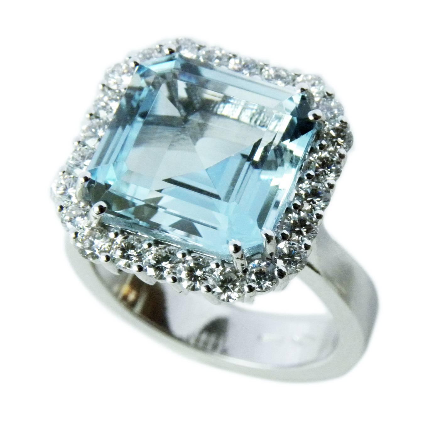 Chic and Timeless 3.67 Carat Natural Brazilian Aquamarine Pricess Cut in a 0.51 Carat White Diamond Setting Engagement or Cocktail Ring.
In our fitted burgundy leather case.
A detailed Gemmological Certificate is included.

US size 6 French size