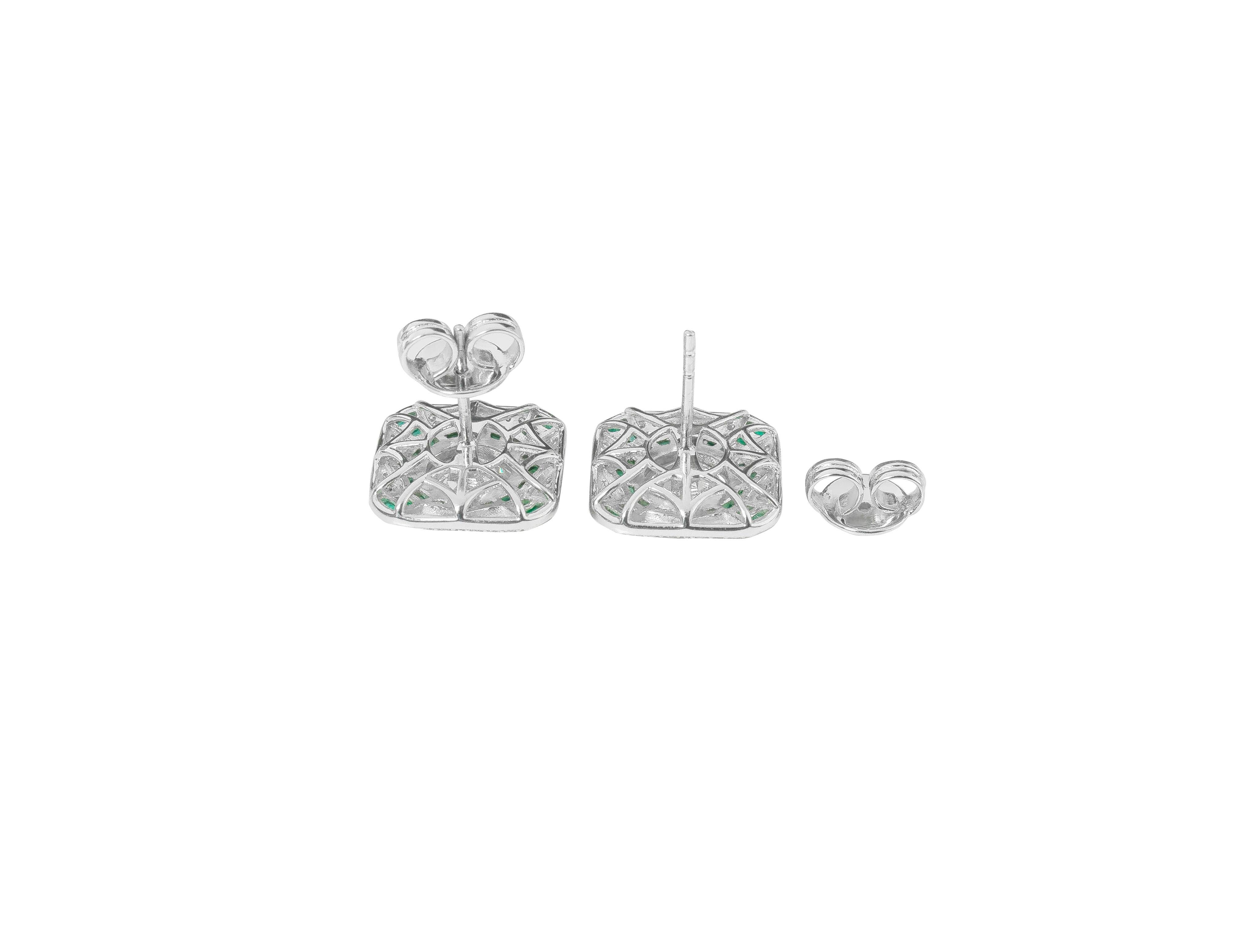 3.67 Carat Old European Cut Diamond with Emerald Stud Earrings in Art-Deco Style In New Condition For Sale In Jaipur, IN