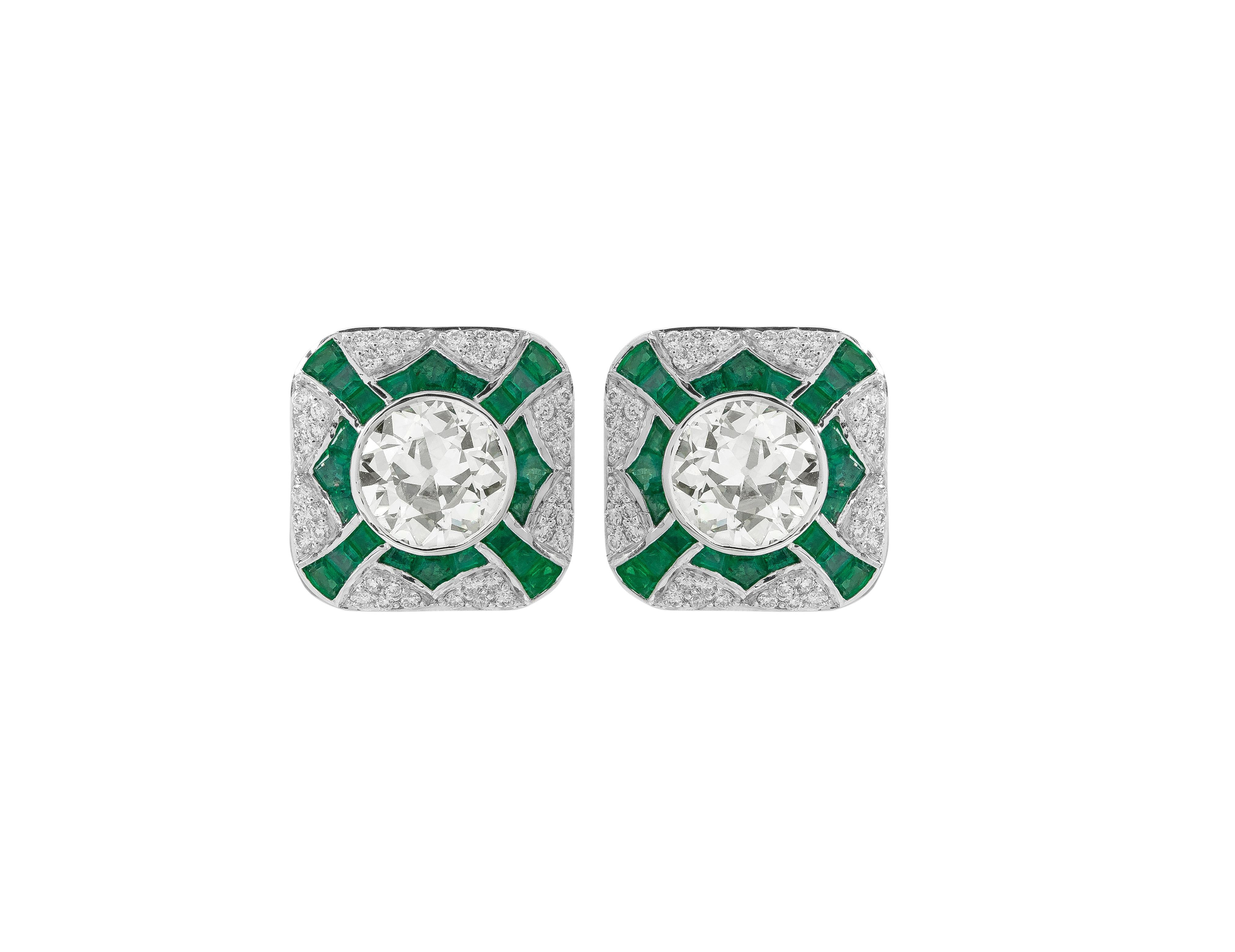 Women's 3.67 Carat Old European Cut Diamond with Emerald Stud Earrings in Art-Deco Style For Sale
