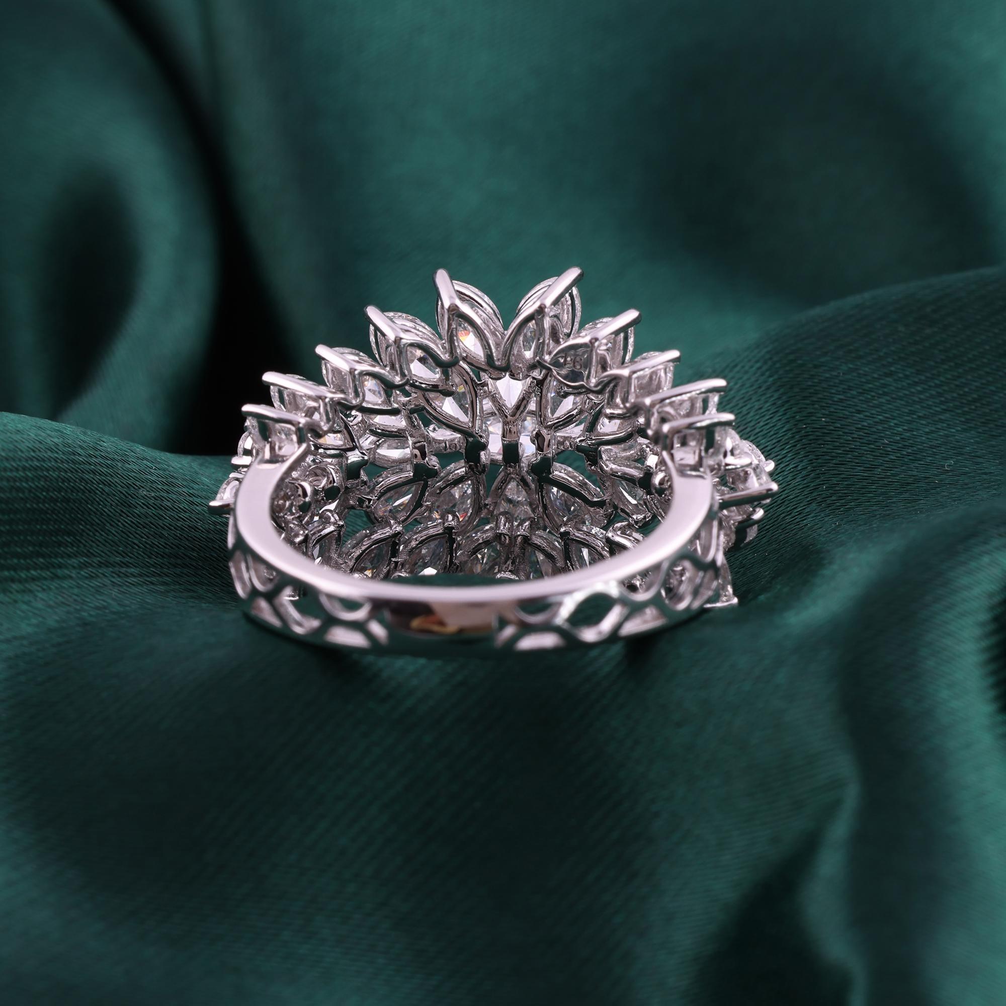 in vendita:  3,67 Carati SI Chiarezza HI Colore Diamante Sunburst Cluster Ring Oro Bianco 18 Carati 7