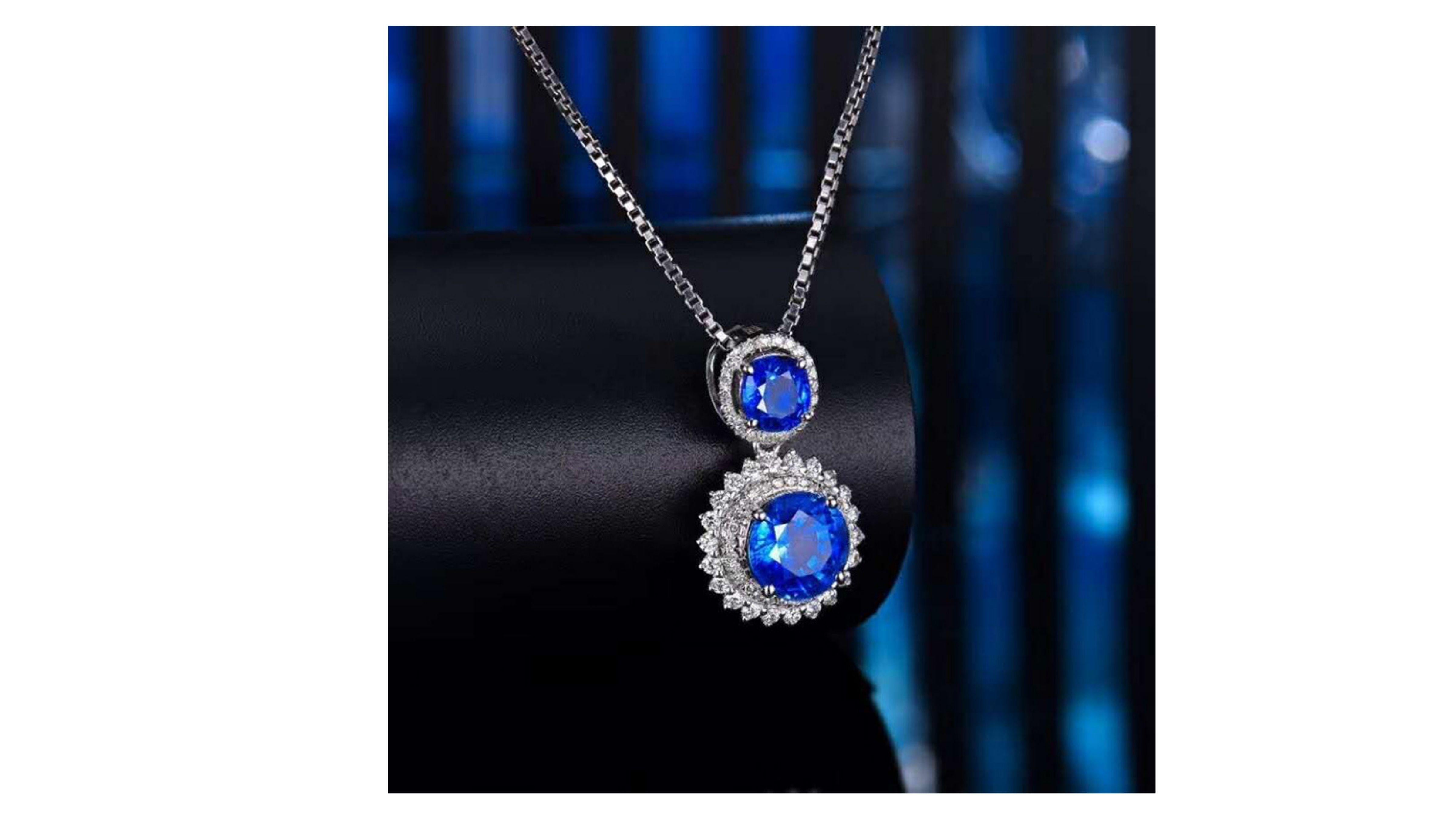 Contemporary 3.67 Carat Sri Lanka Blue Sapphire Diamond Necklace 18k White Gold For Sale