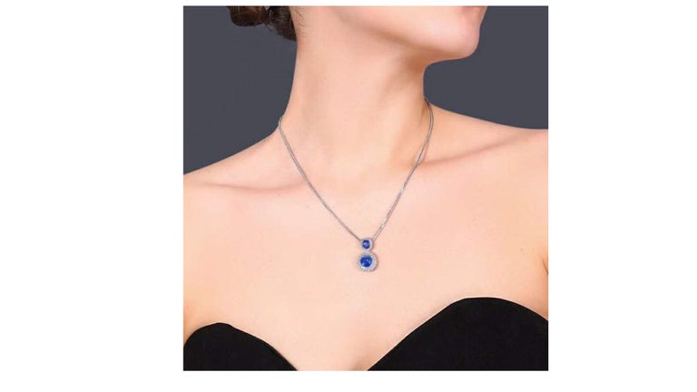 Women's 3.67 Carat Sri Lanka Blue Sapphire Diamond Necklace 18k White Gold For Sale