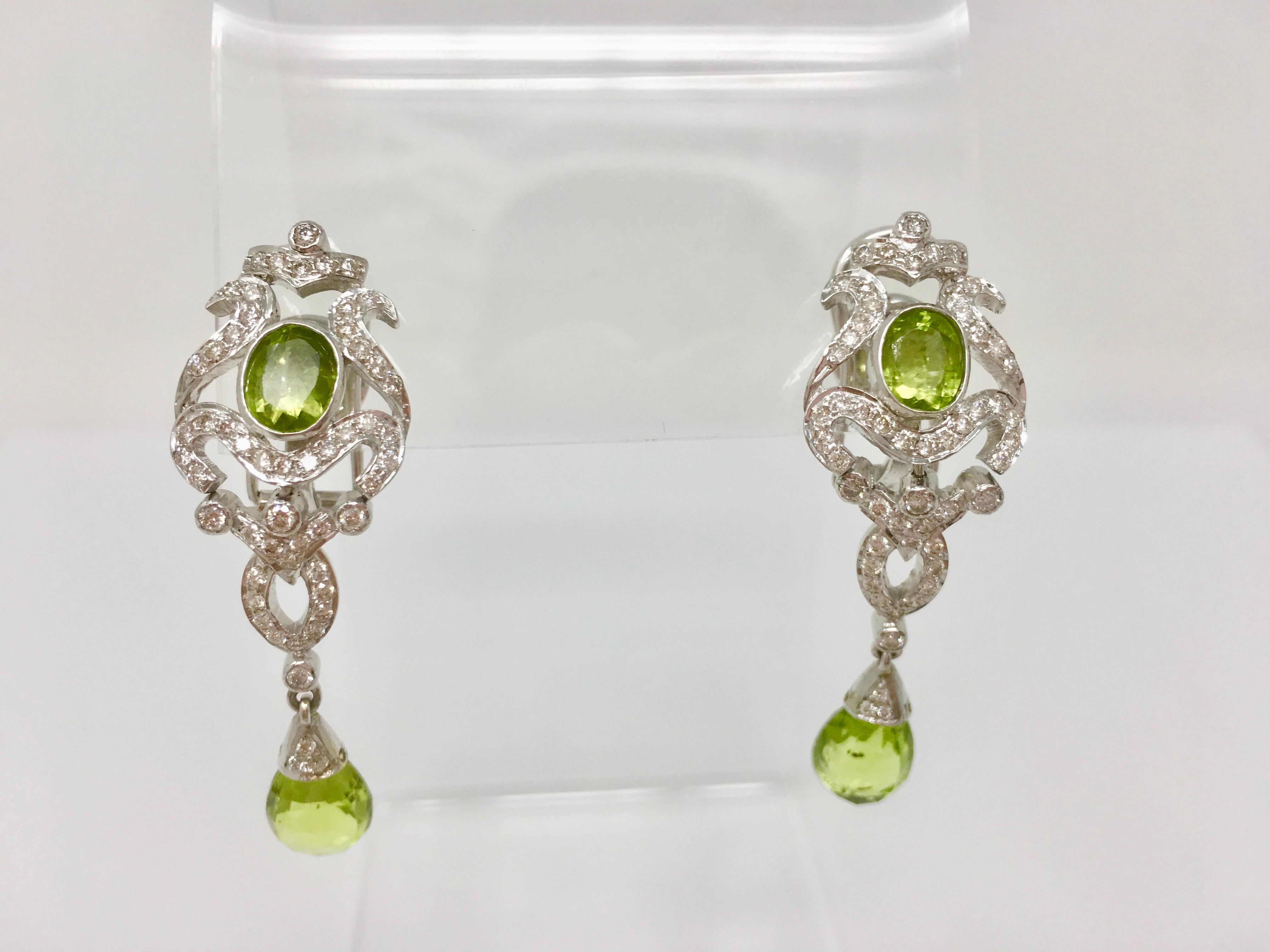 3.67 Carat  White Round Brilliant Diamond And 17.45 Carat Peridot Pendant Set.  For Sale 2