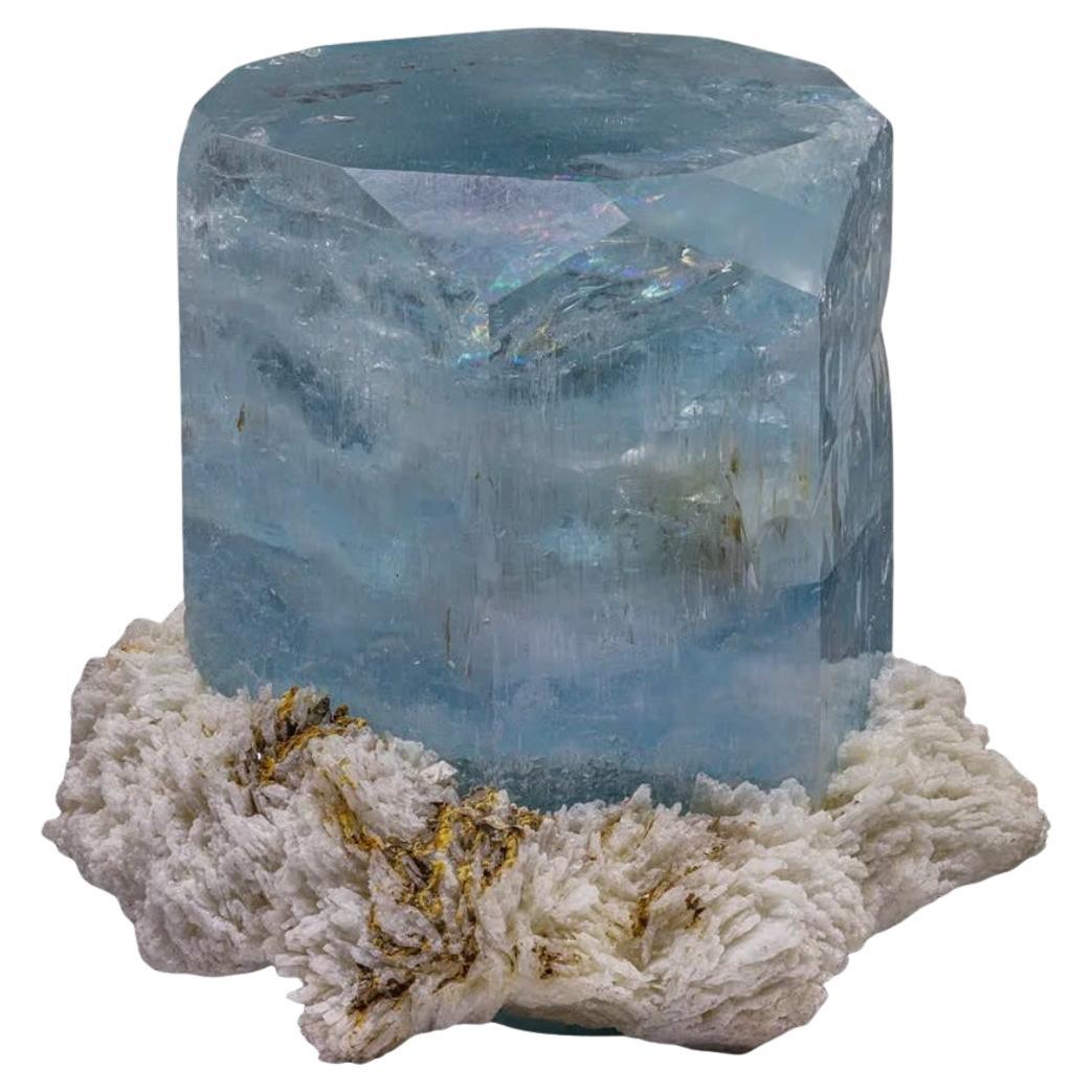 367 grammes d'aigue-marine épaisse sur Cleavelandite des neiges du Pakistan en vente