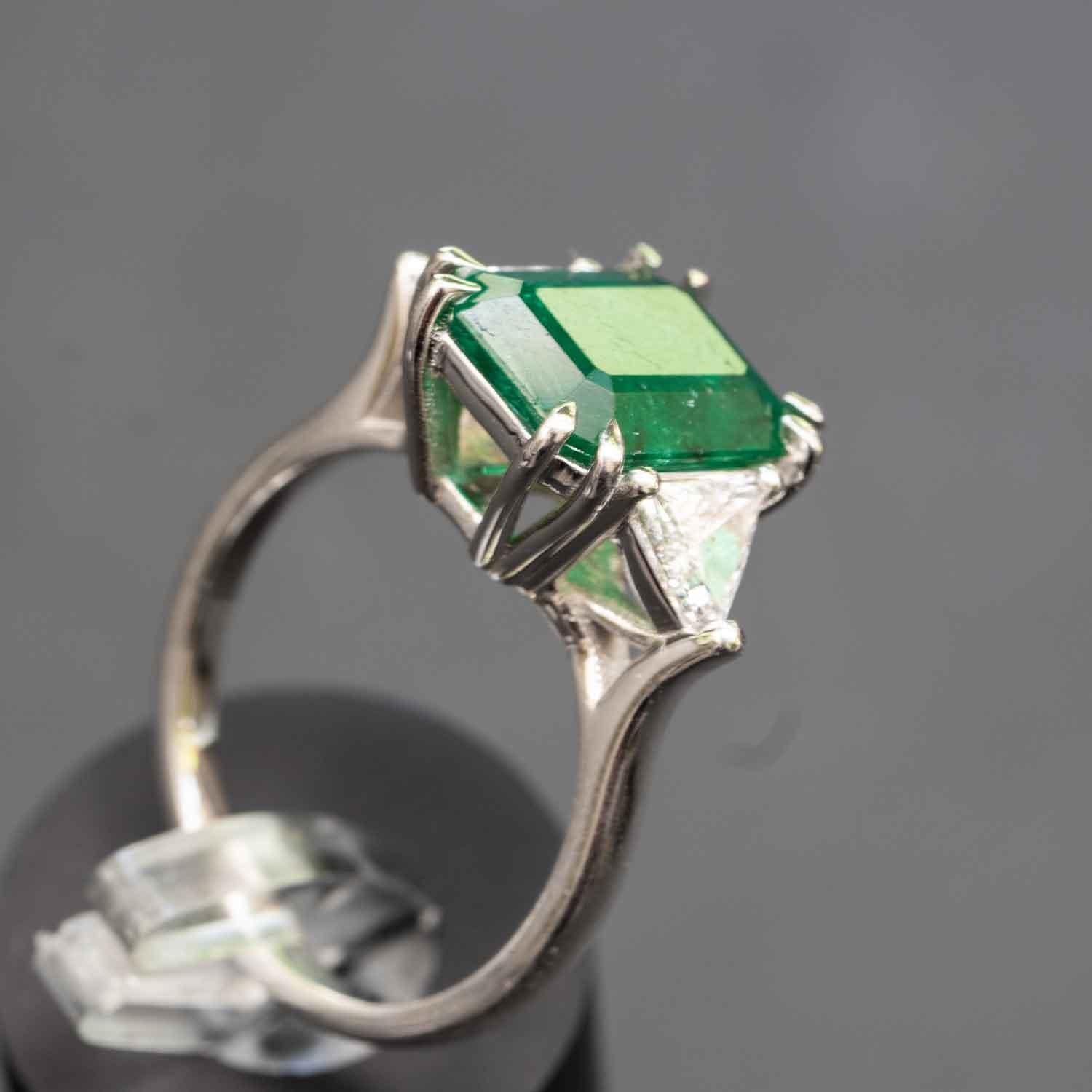 Art Deco 3.68 Carat Natural Emerald Ring for Women Engagement, 3 Stone Ring For Sale