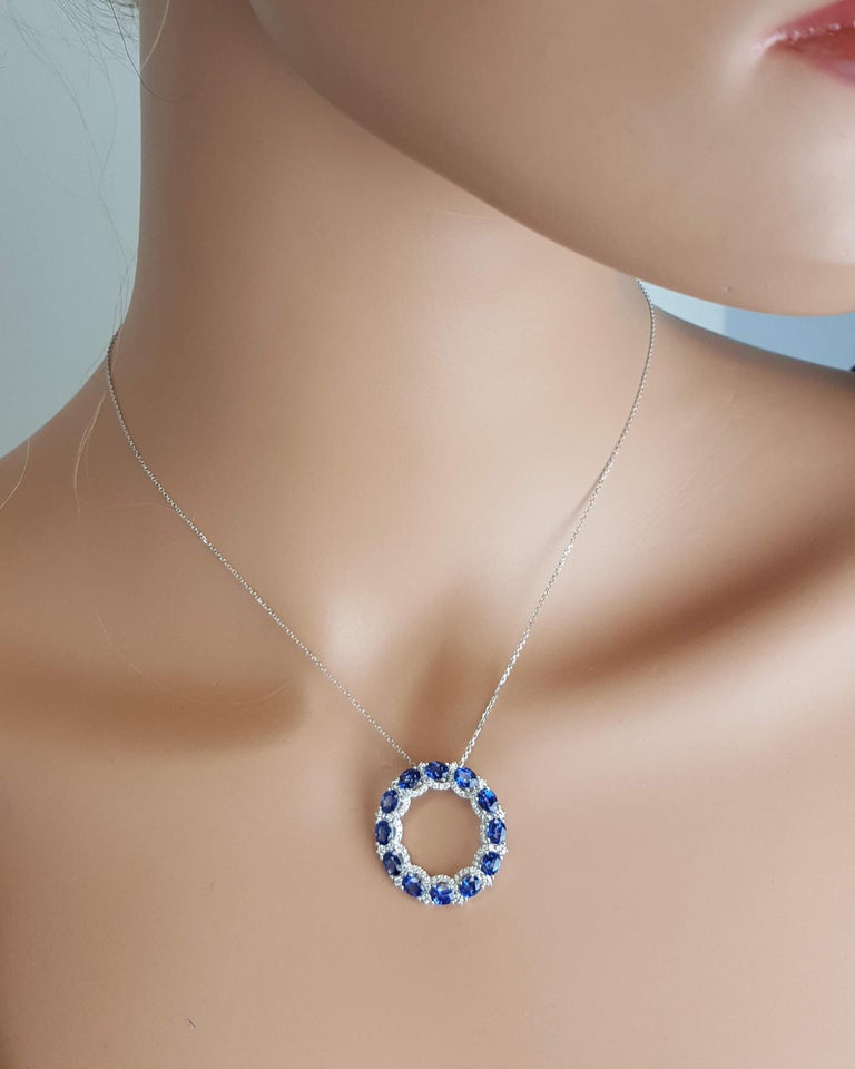3.68 Carat Oval Cut Blue Sapphire and Round Diamond Pendant For Sale 1