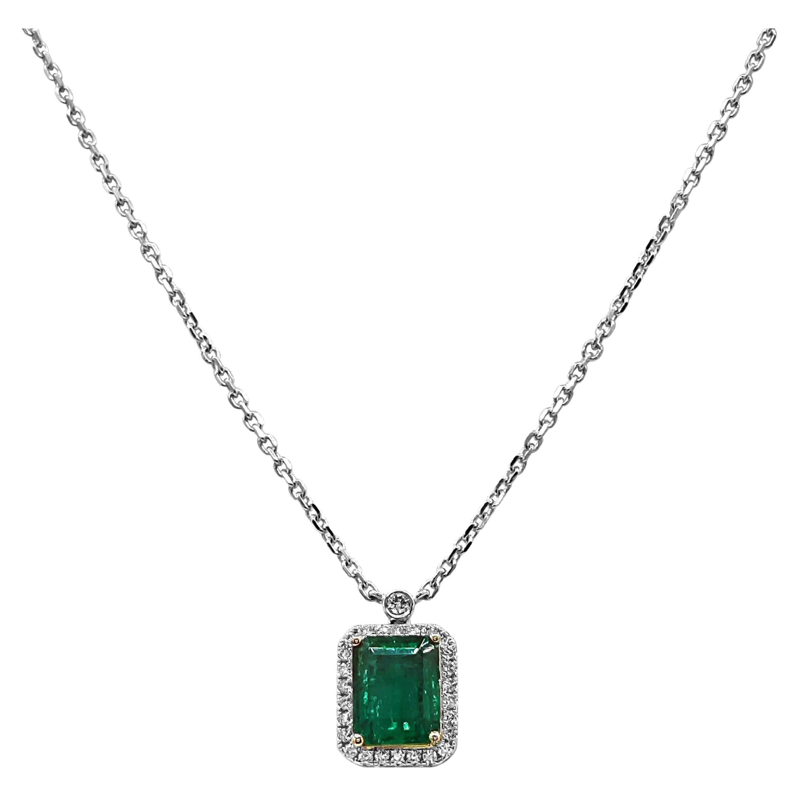 3.68 Carats Emerald and White Diamond White and Yellow Gold Necklace
