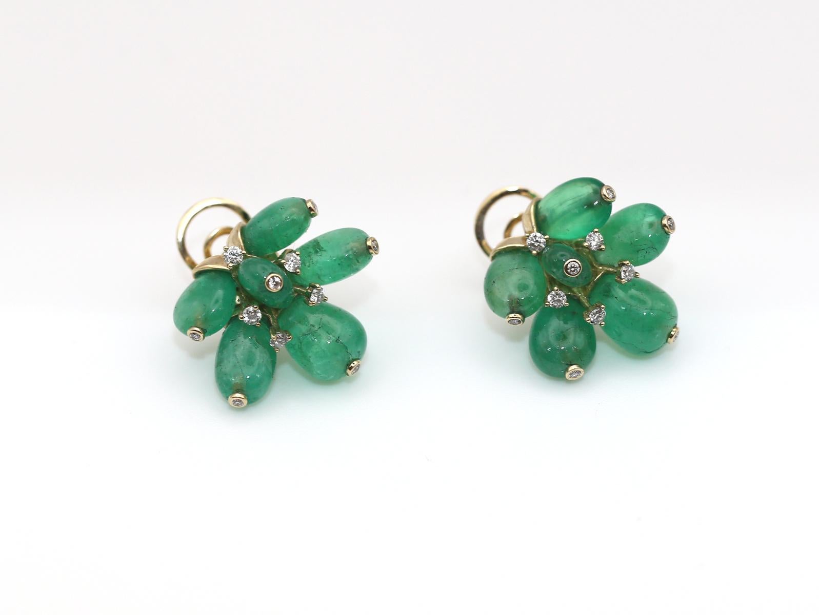 Boucles d'oreilles émeraude 36,8 carats en or jaune et diamants, 1980 en vente 6