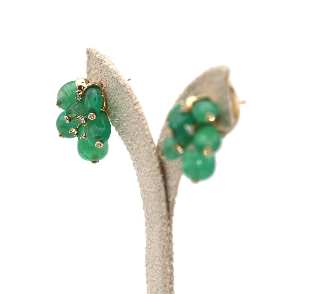 Boucles d'oreilles émeraude 36,8 carats en or jaune et diamants, 1980 en vente 4