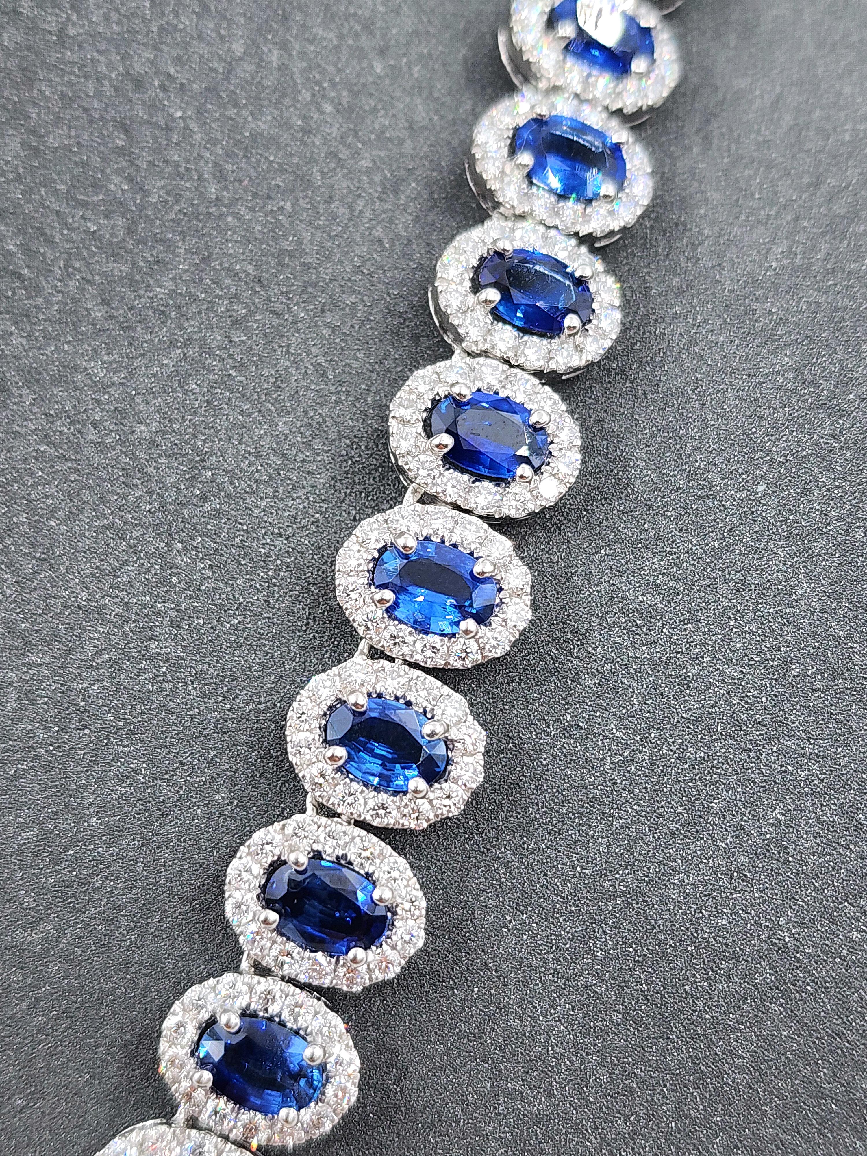 Oval Cut 36.88 ct Natural Sapphire & Diamond Necklace For Sale