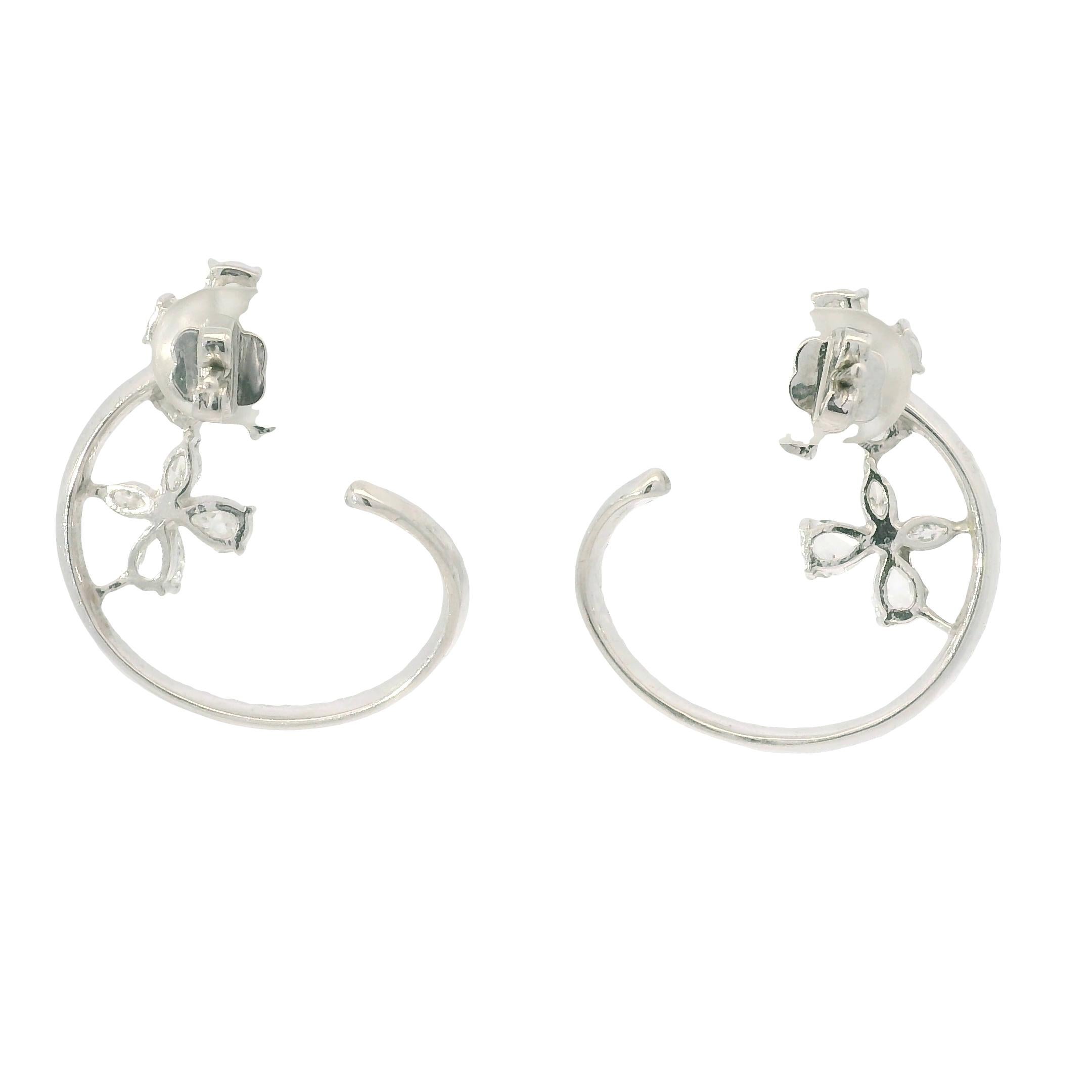 Moderno Orecchini con diamanti da 3,69 carati in vendita