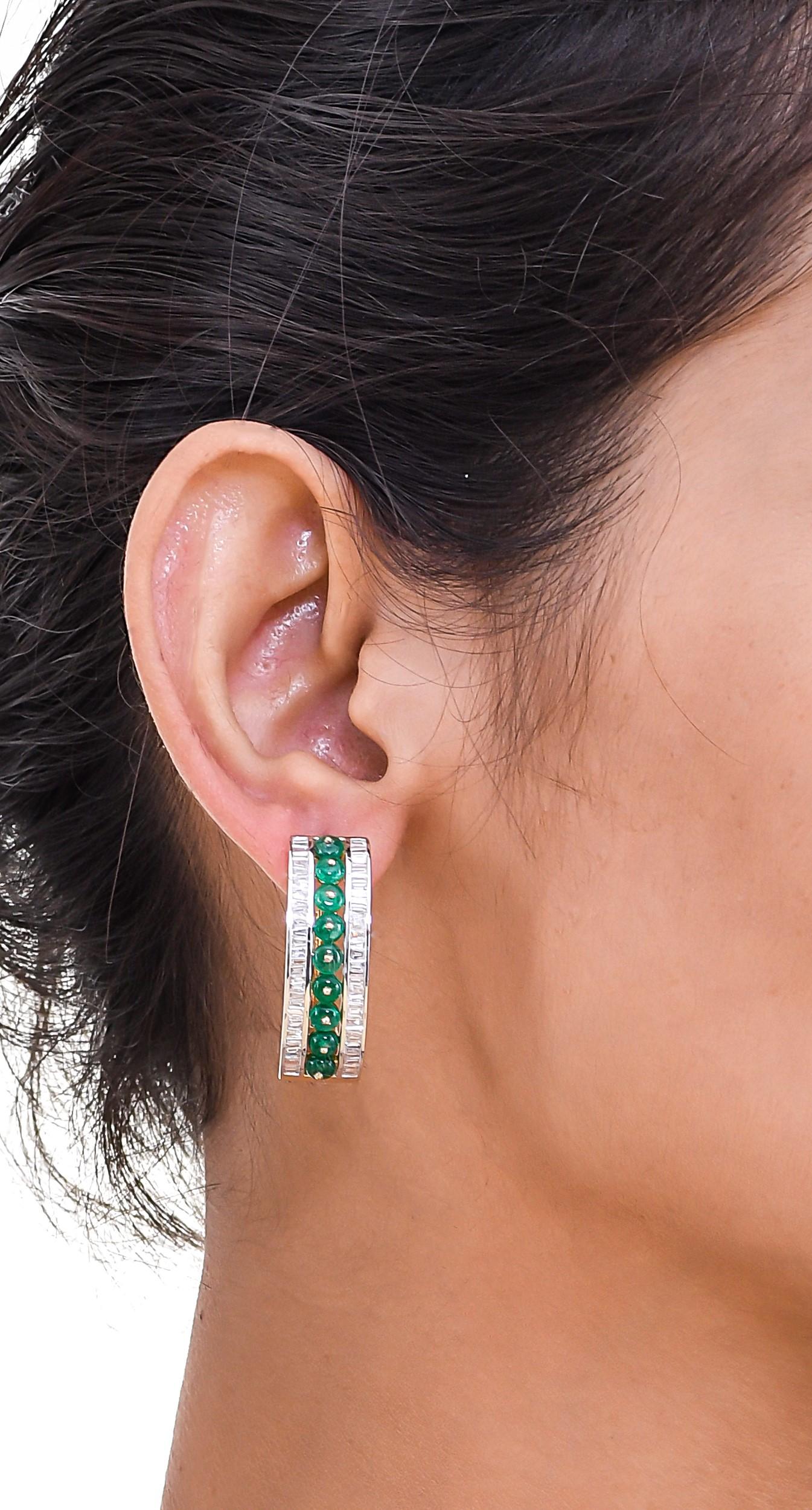 3.69 Carat Emerald Bead and Diamond Baguette 18kt Gold Linear Hoop Earrings In New Condition For Sale In Jaipur, Jaipur