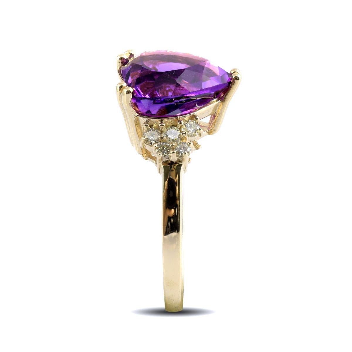 Mixed Cut 3.69 Carats Amethyst Diamonds set in 14K Yellow Gold Ring For Sale