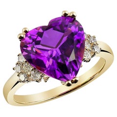 3.69 Carats Amethyst Diamonds set in 14K Yellow Gold Ring