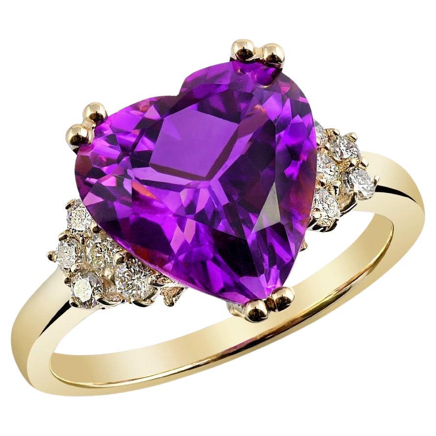 3.69 Carats Amethyst Diamonds set in 14K Yellow Gold Ring For Sale