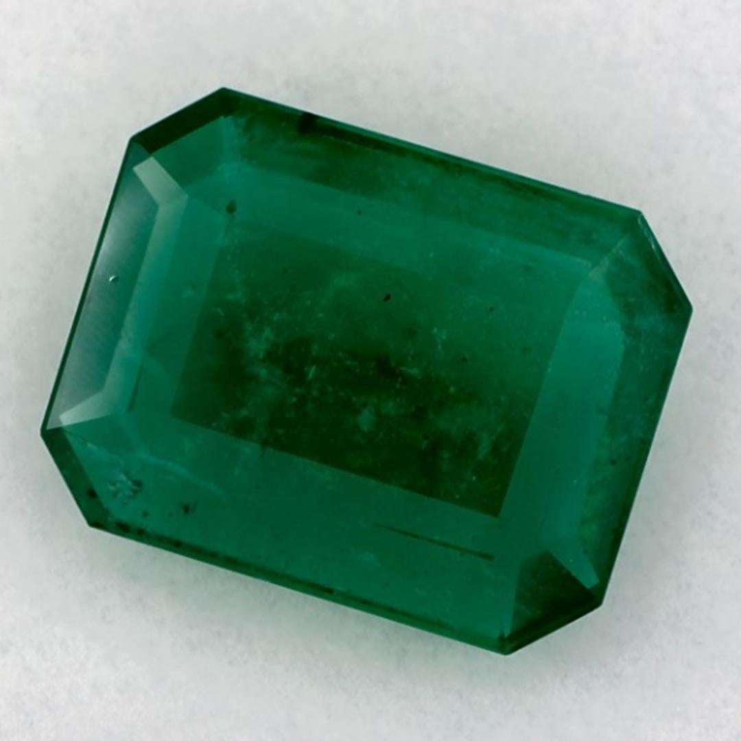 Con un vibrante tono verde, la piedra de nacimiento de mayo es un símbolo del renovado crecimiento primaveral. 

Explora la vibrante colección de esmeraldas, rubíes y zafiros de nuestra tienda, disponibles como gemas sueltas y combinadas con nuestra