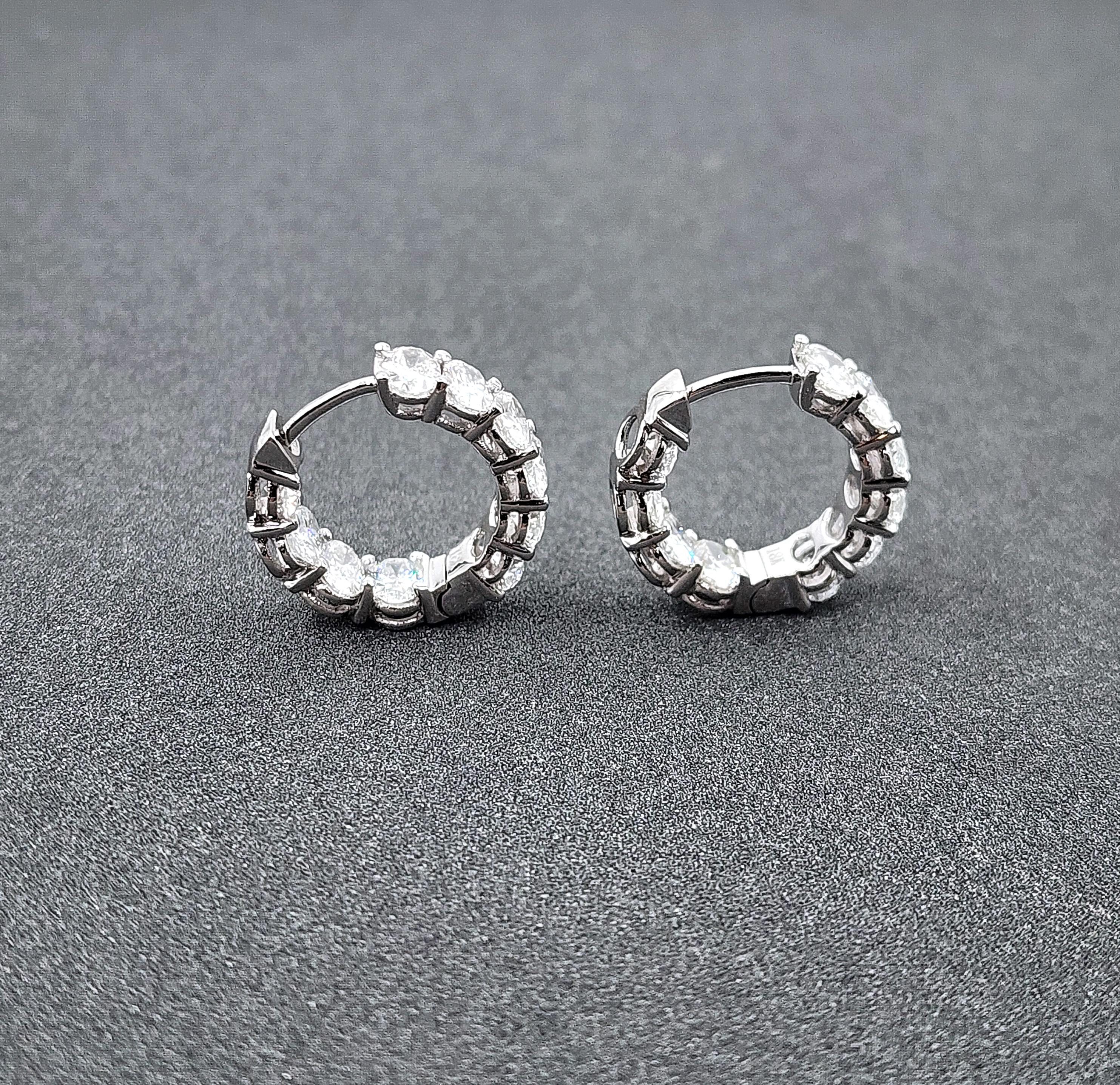3,69 ct Diamante ovale Est-Ovest Huggies in vendita 1