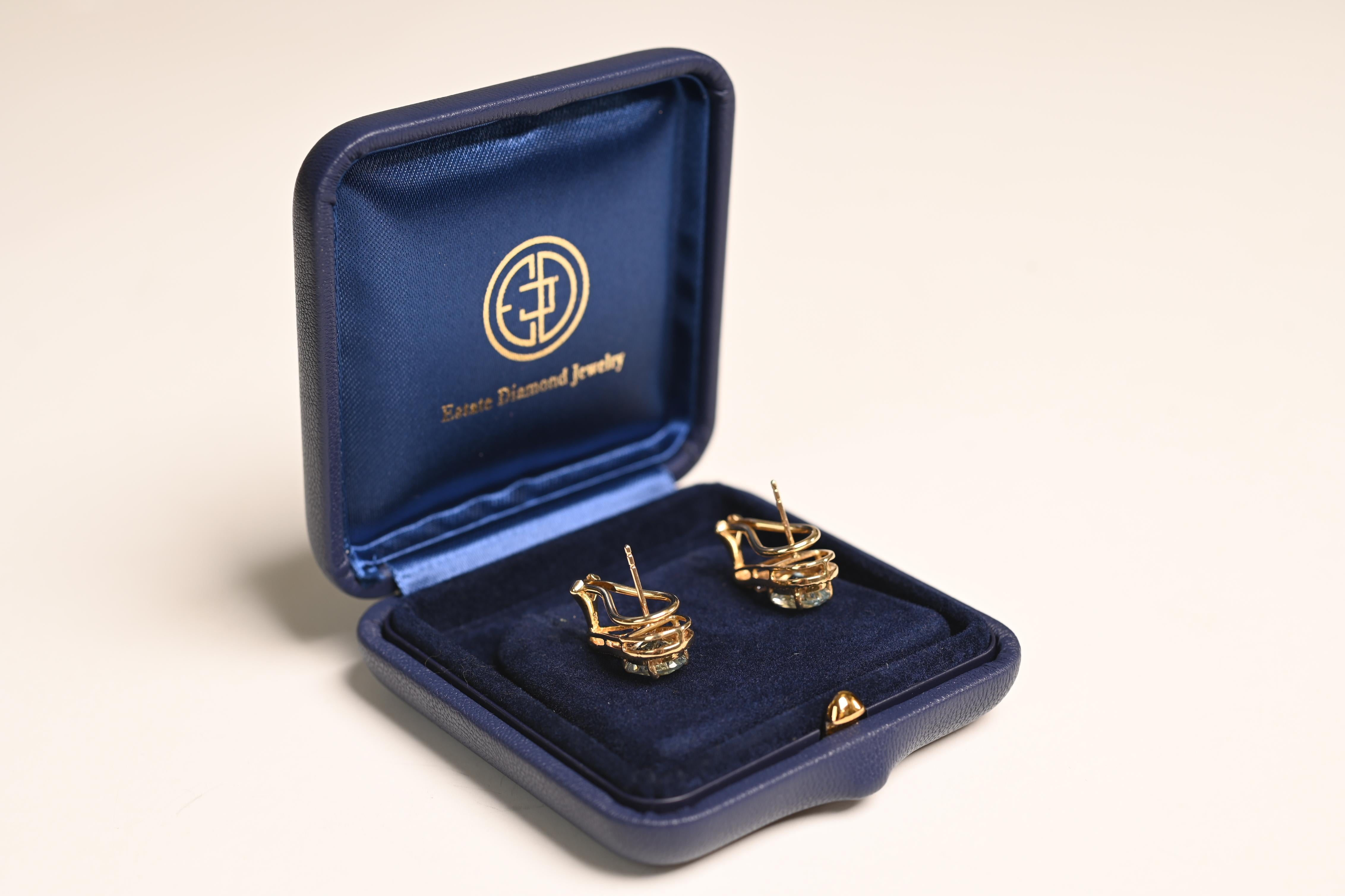 Oval Cut Oval Aquamarine (Approx3.60-Carats) and Tanzanite Earrings, 18K Yellow Gold For Sale