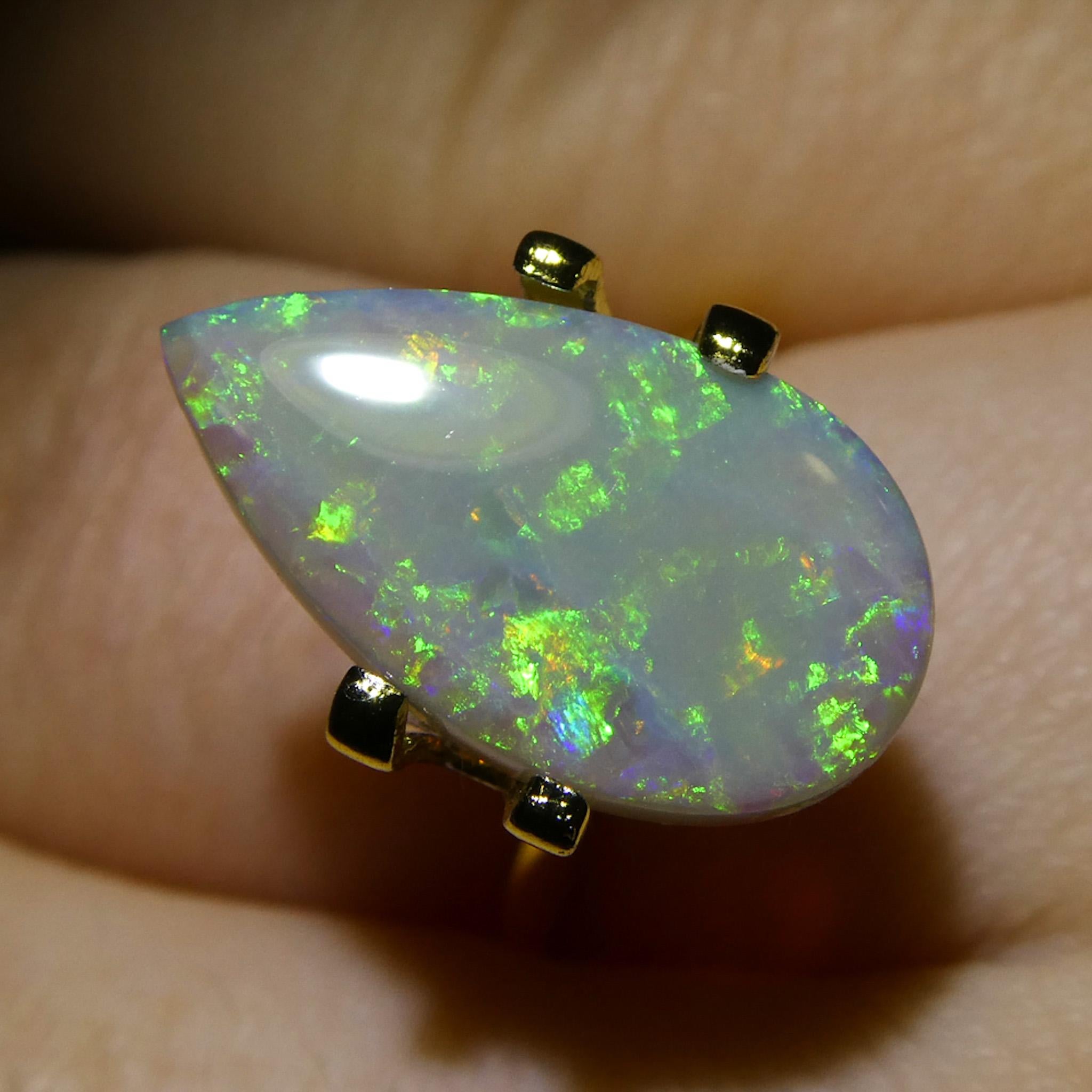 Taglio a goccia Opale grigio cabochon a pera 3,69ct dall'Australia in vendita